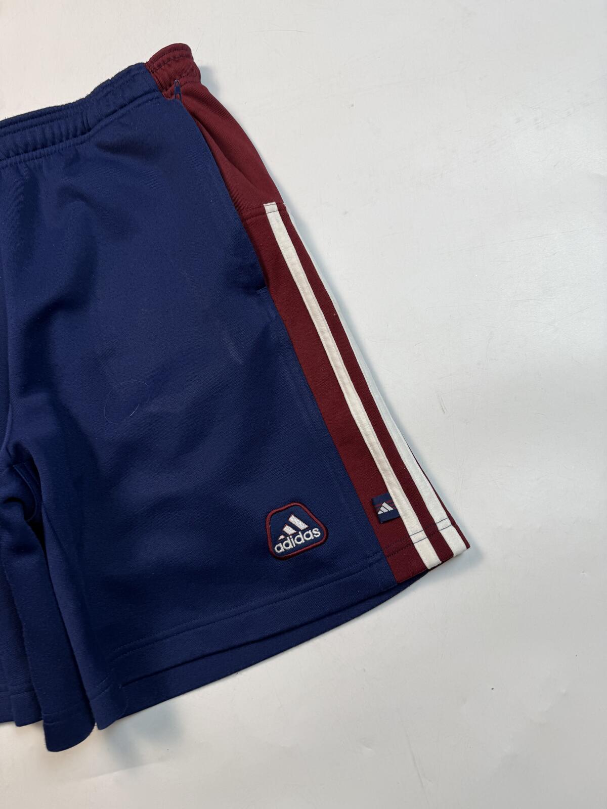 Vintage 90s adidas baggy side stripe sport shorts (L)