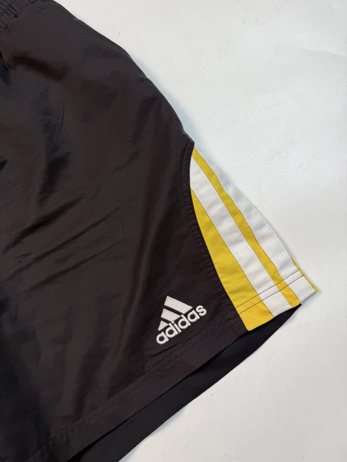 Vintage 90s adidas side stripe sport shorts (L)