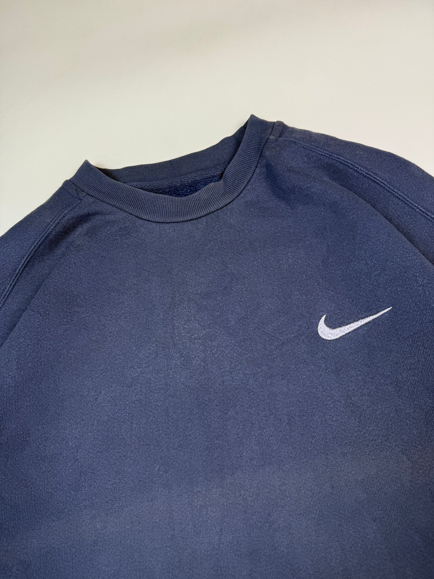 Vintage 90s Nike mini swoosh sweatshirt (L)