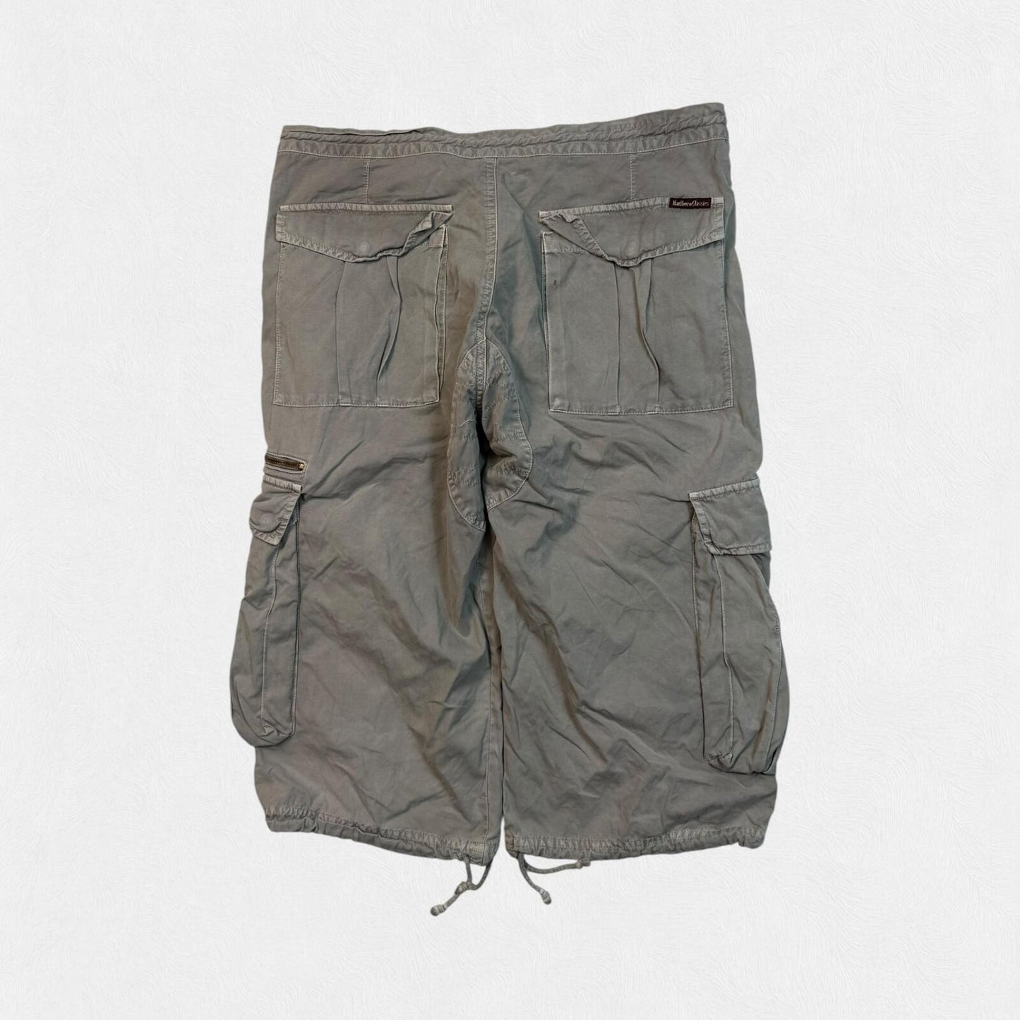 Vintage 90s Marlboro classics baggy cargo shorts (W33)