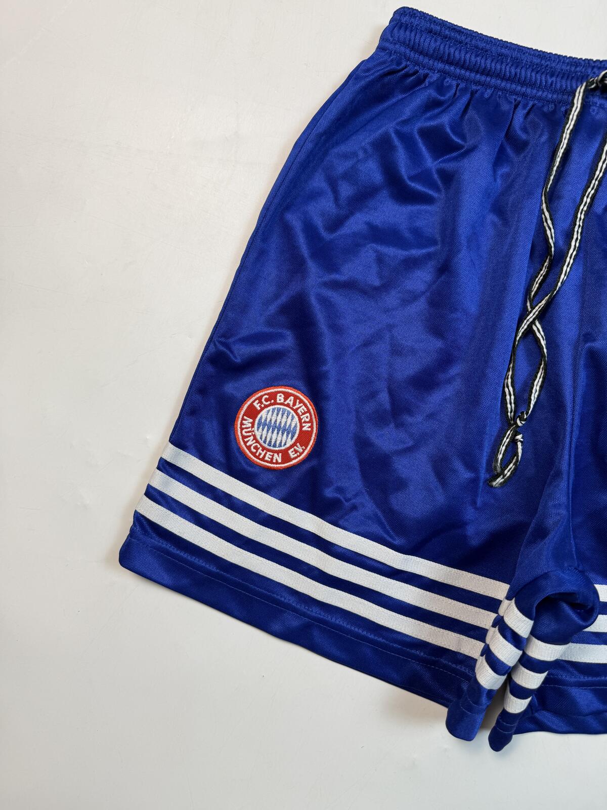 Vintage Bayern Munich 1995-97 adidas shorts (M)