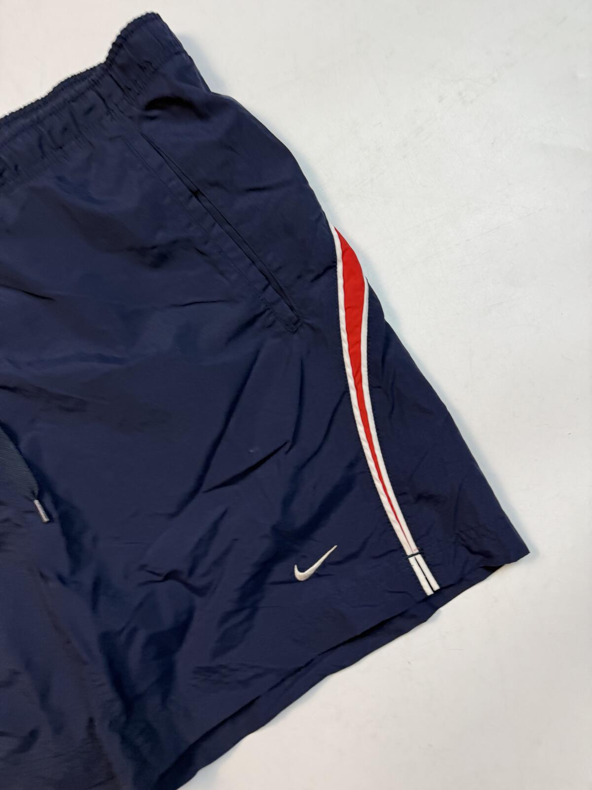 Vintage Nike mini swoosh baggy sport shorts (L)