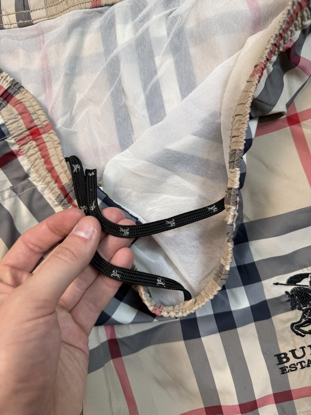 Burberry nova check swim shorts (XL)