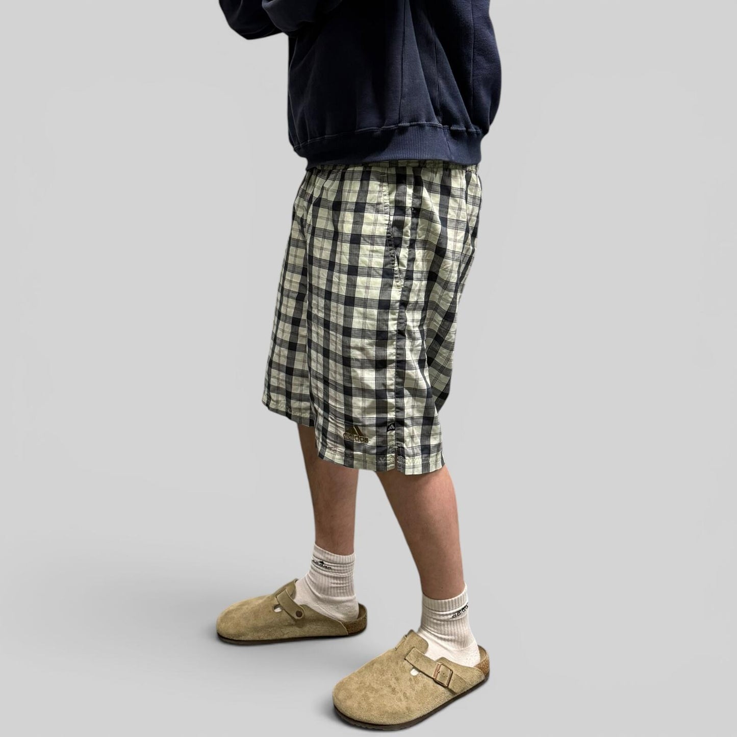 Vintage 90s adidas baggy checkered sport shorts (L)