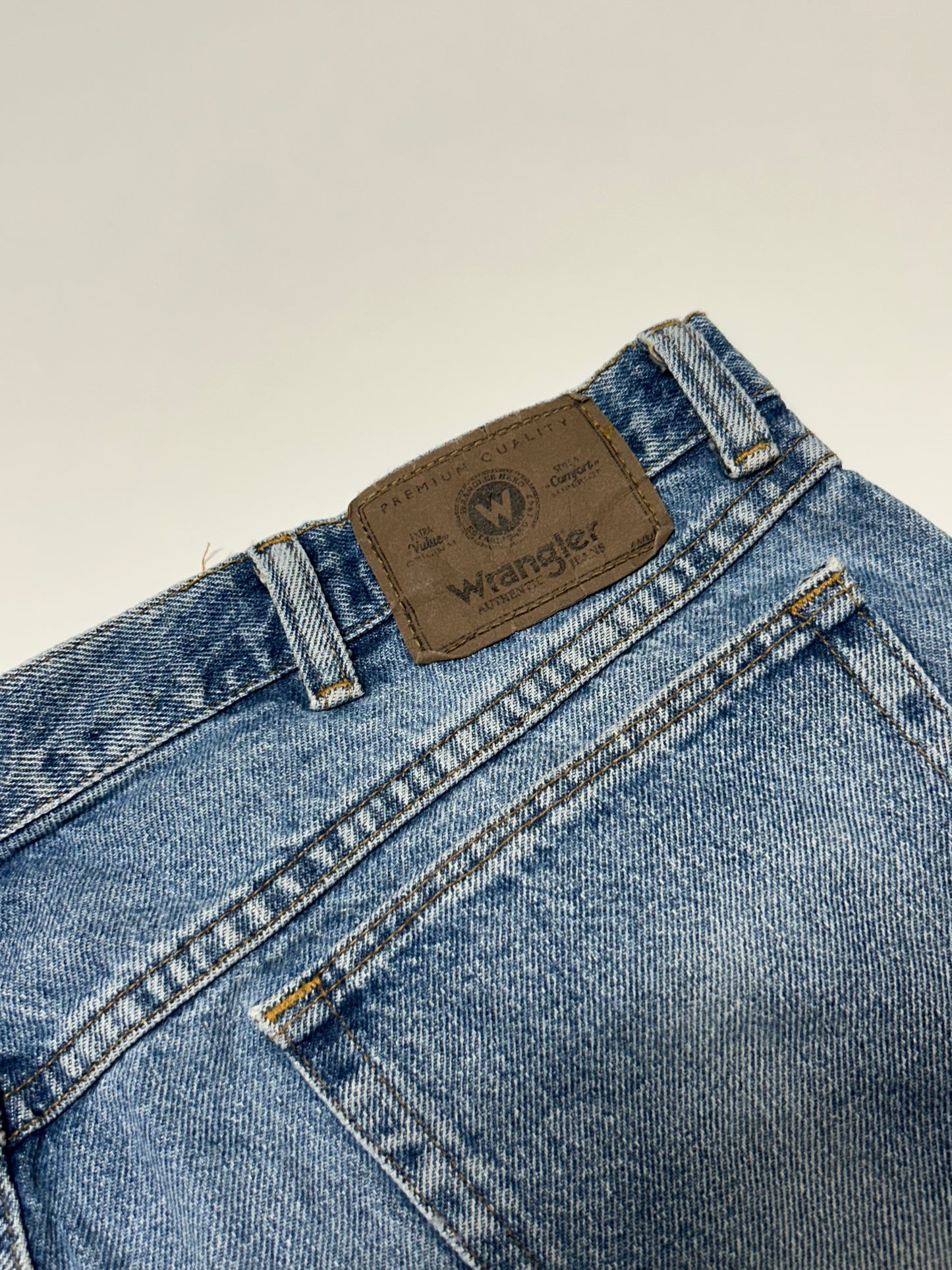 Vintage Wrangler baggy jorts (W38)