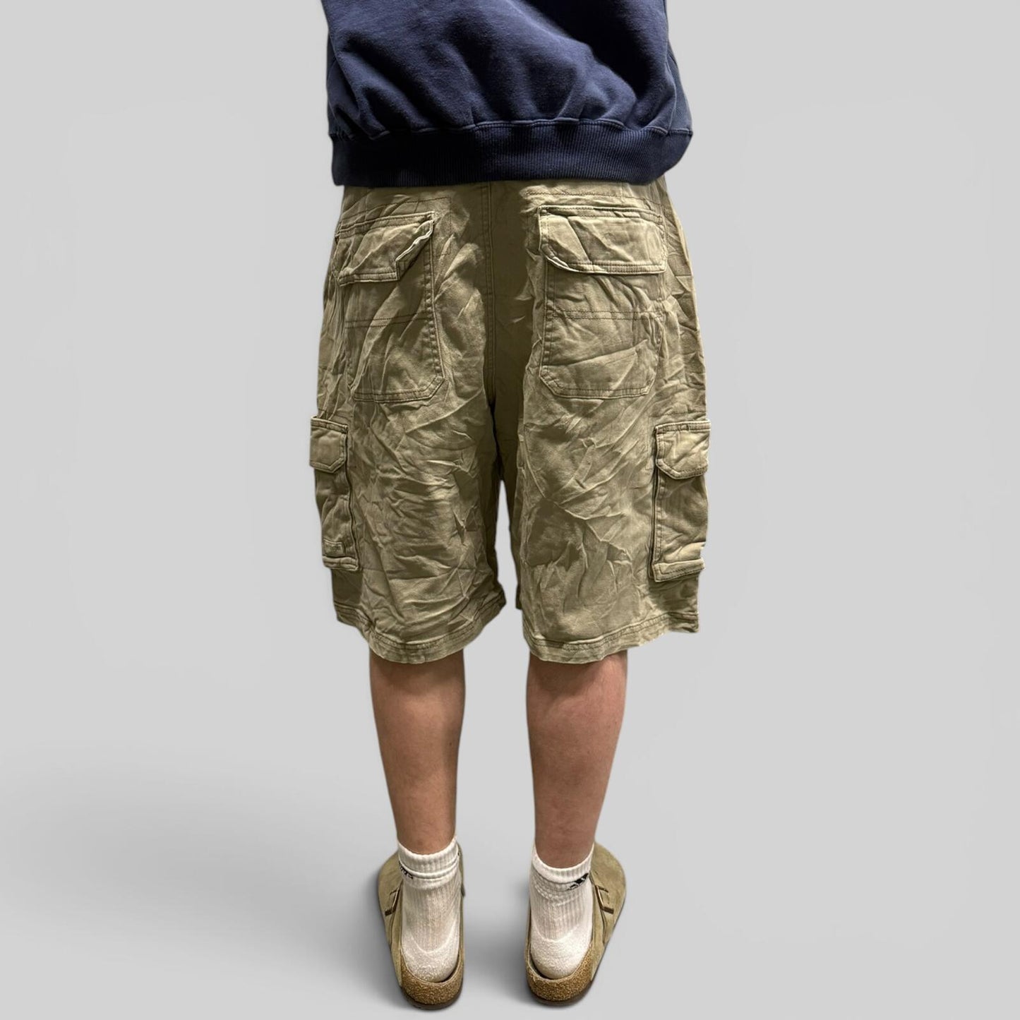 Wrangler baggy cargo shorts (W36)