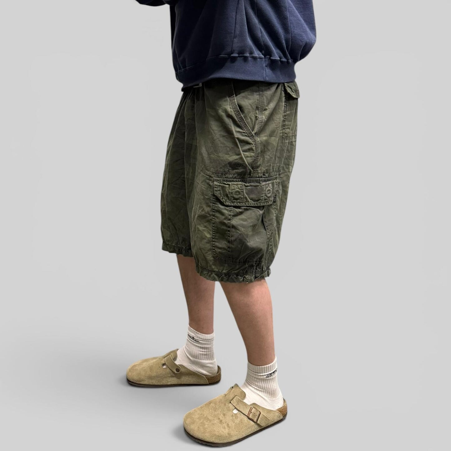 Vintage Y2K Animal camouflage baggy cargo shorts (W36)