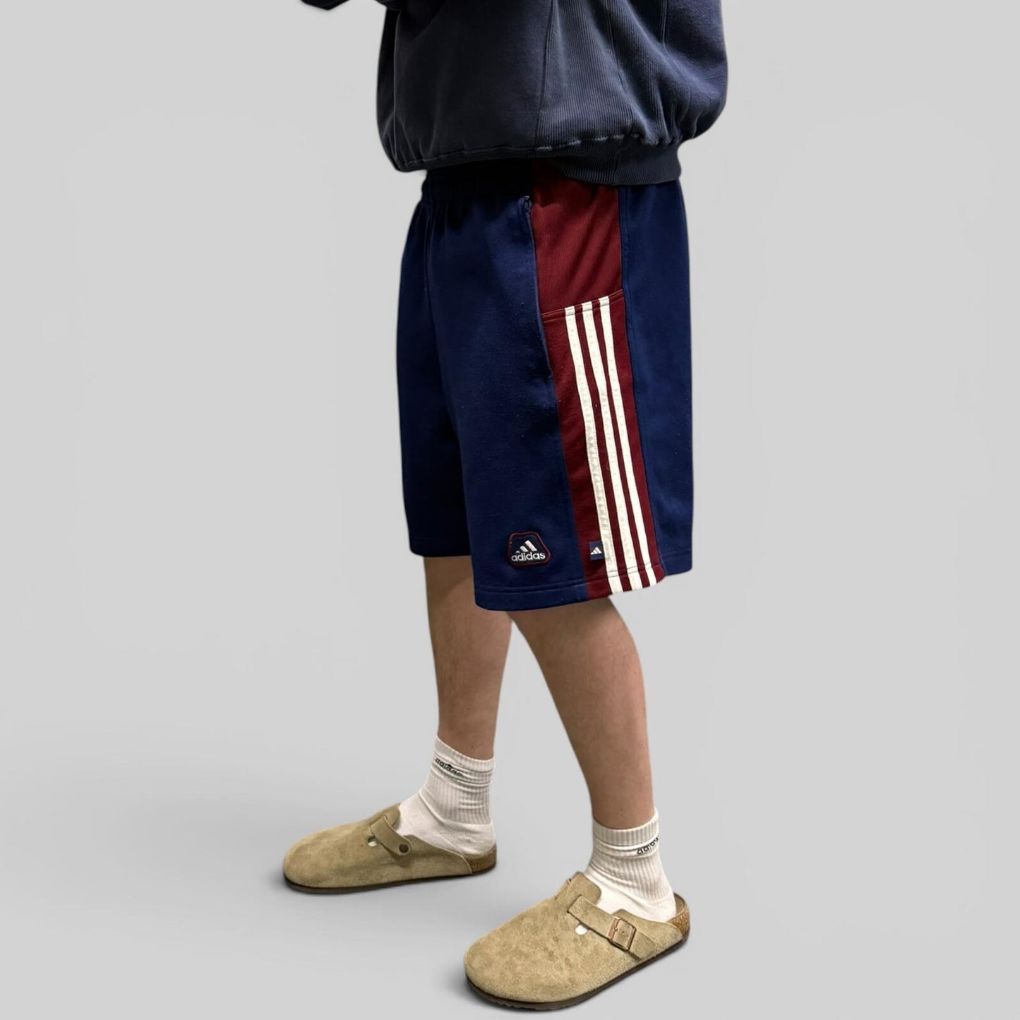 Vintage 90s adidas baggy side stripe sport shorts (L)
