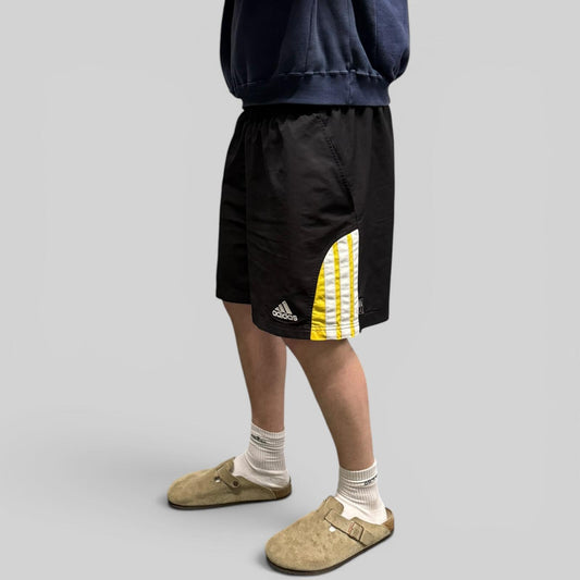 Vintage 90s adidas side stripe sport shorts (L)