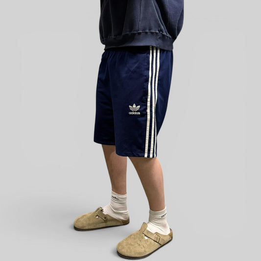 Vintage 90s adidas originals sport shorts (M)