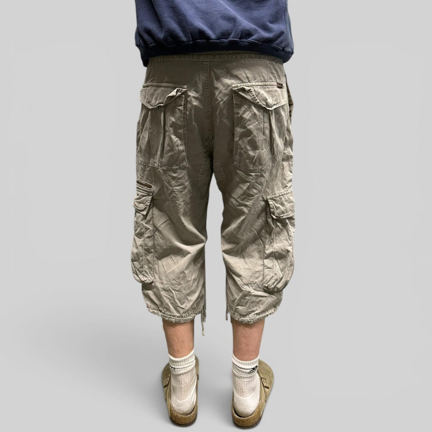 Vintage 90s Marlboro classics baggy cargo shorts (W33)
