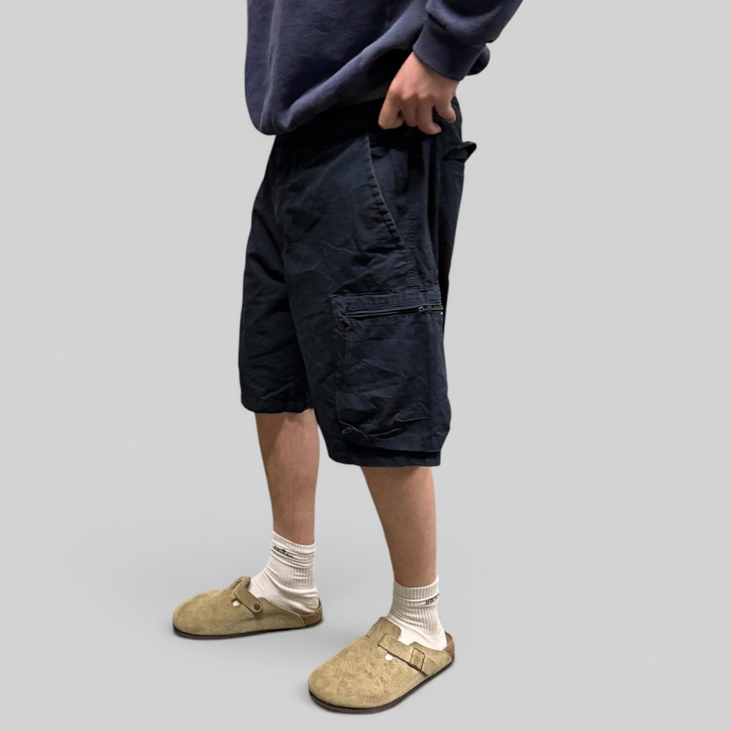 Vintage Nike baggy cargo shorts (W36)