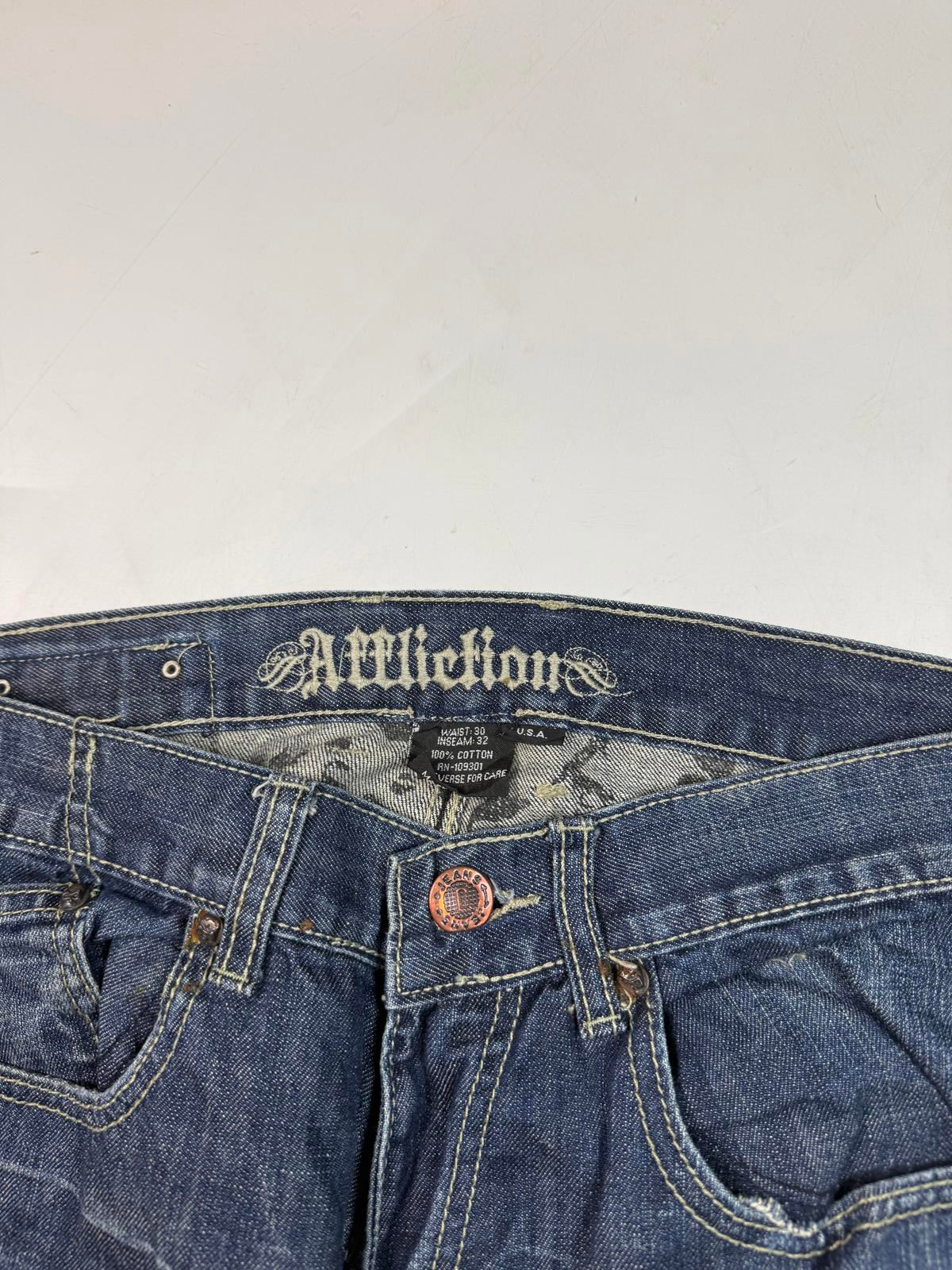 Vintage Y2K Affliction baggy hip hop Jeans (W30)