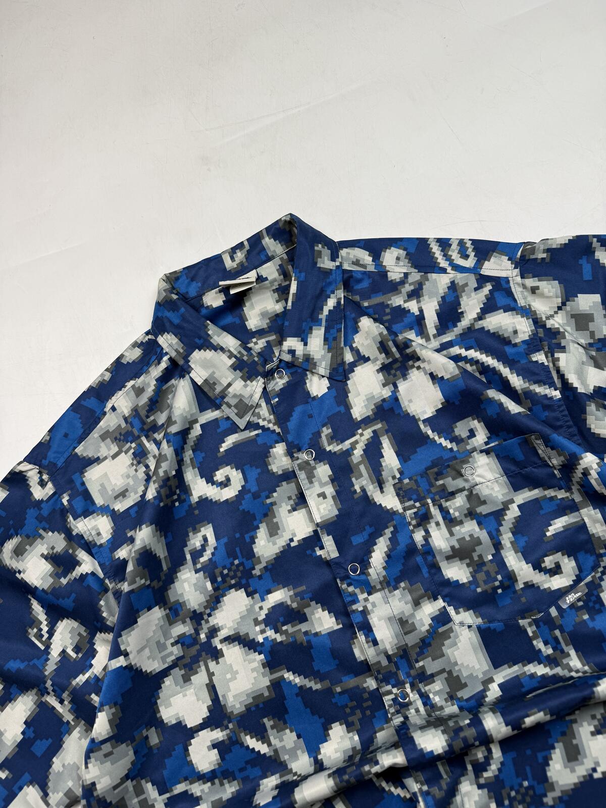 Vintage Y2K No fear abstract short sleeve shirt (L)
