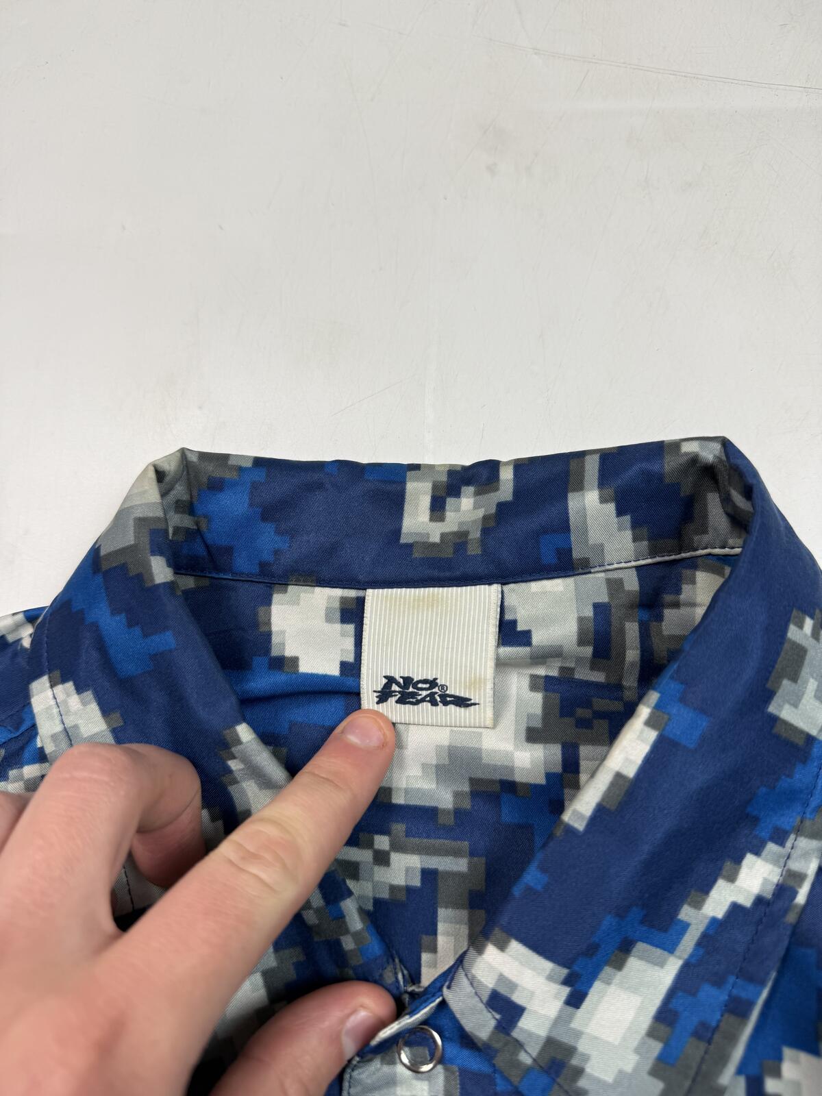 Vintage Y2K No fear abstract short sleeve shirt (L)