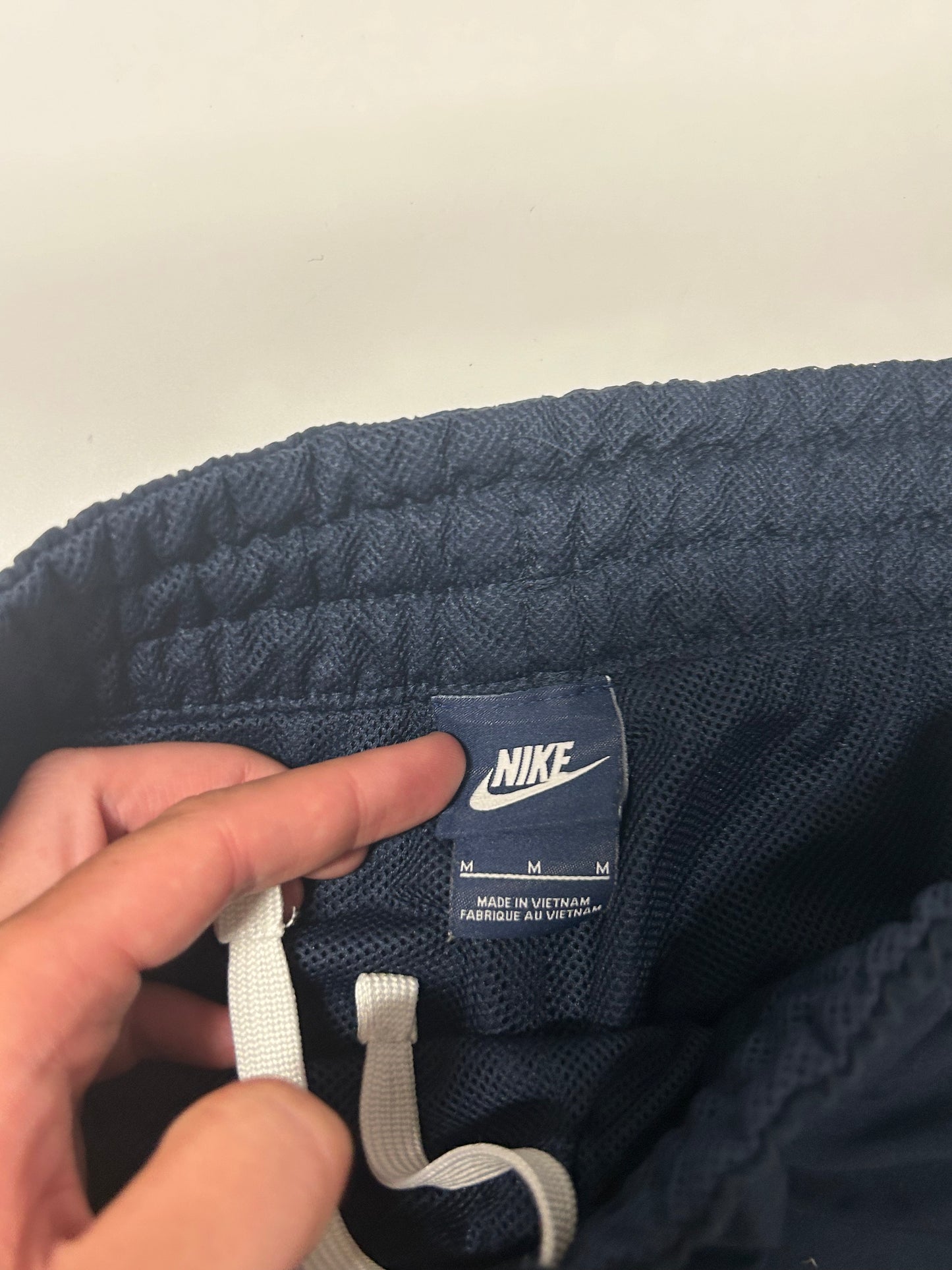 Vintage Nike spell out shorts (M)