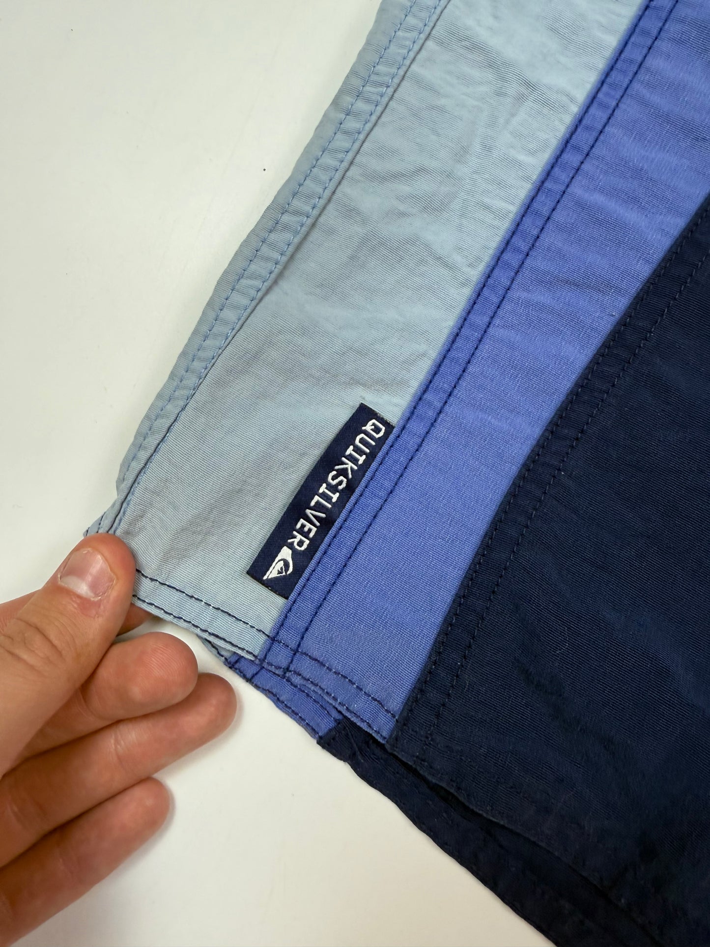 Vintage Quiksilver baggy surf board shorts (L)