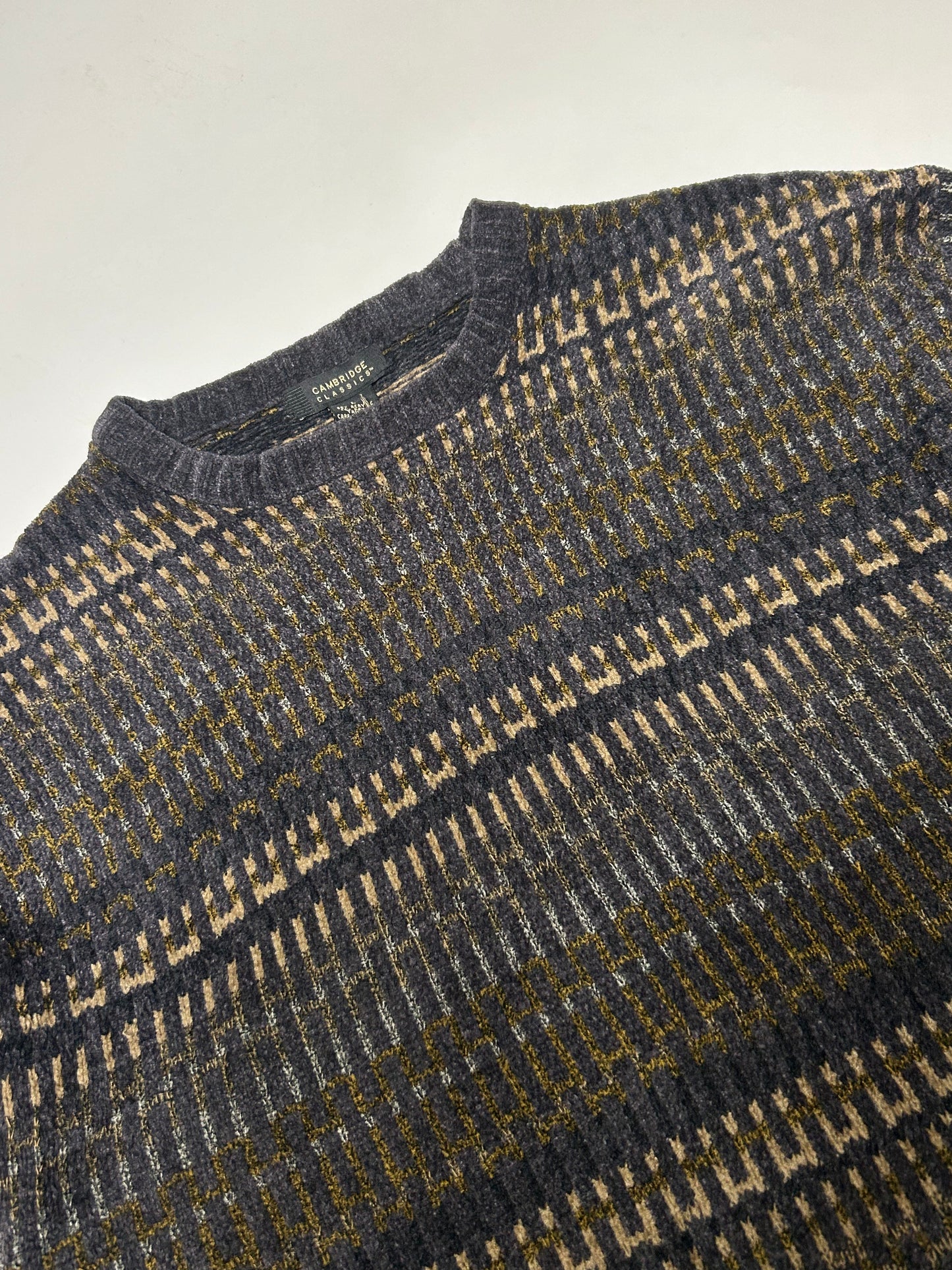 Vintage Abstract knit sweater (L)