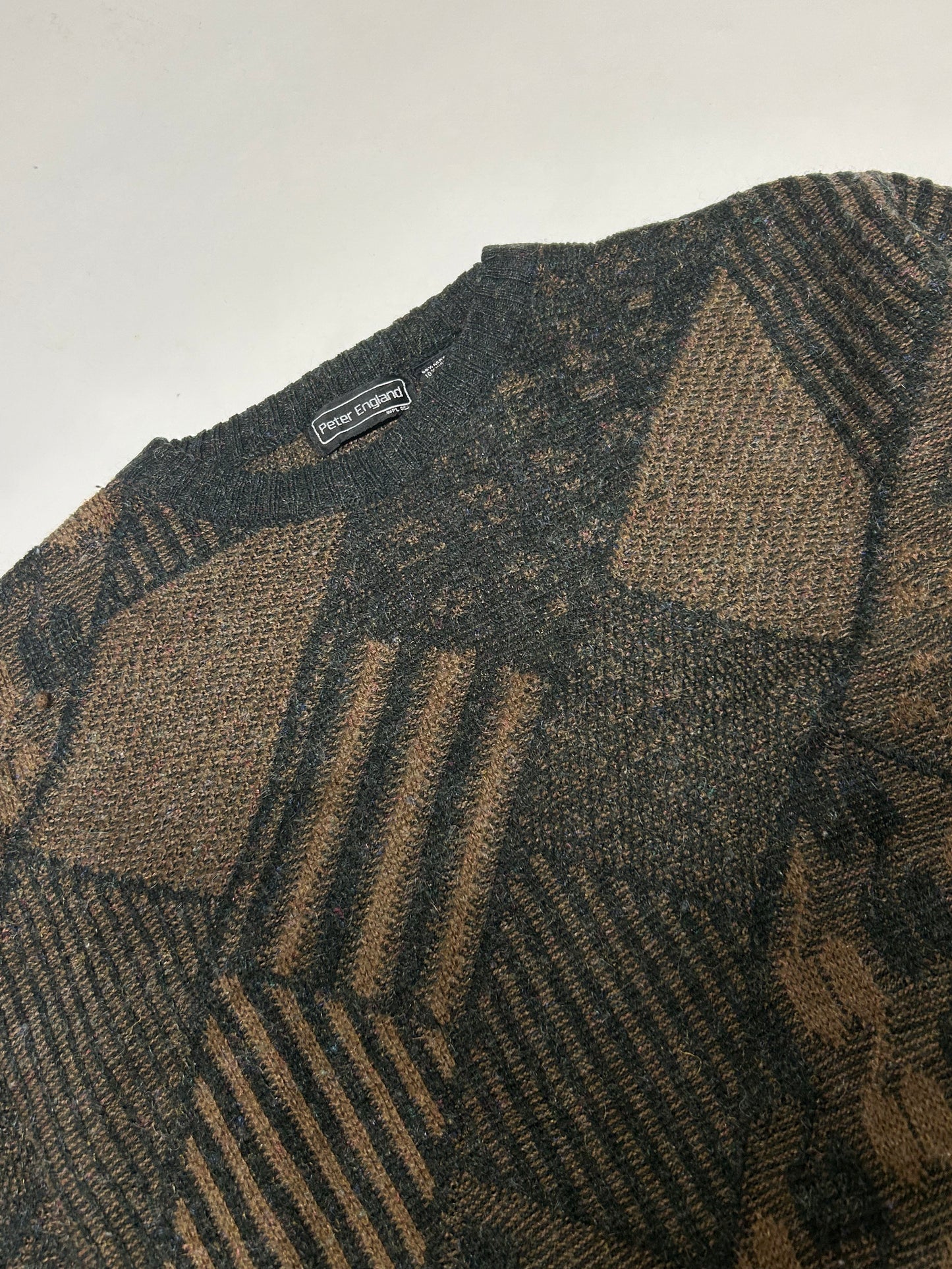 Vintage abstract knit sweater (L)