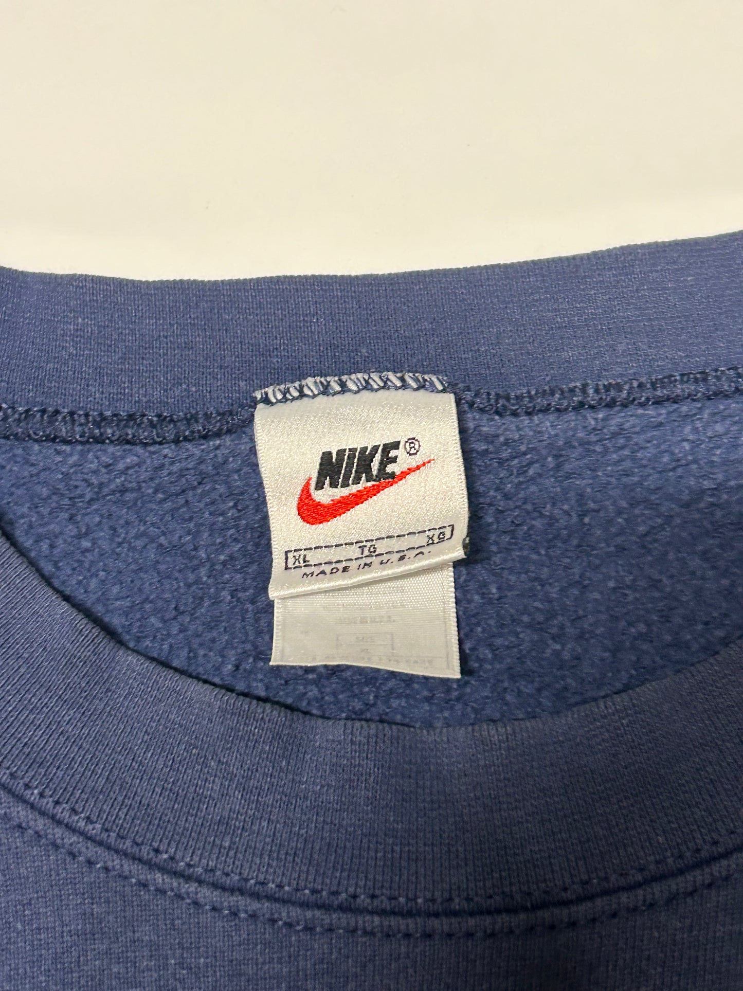 Vintage 90s Nike mini swoosh sweatshirt (XL)