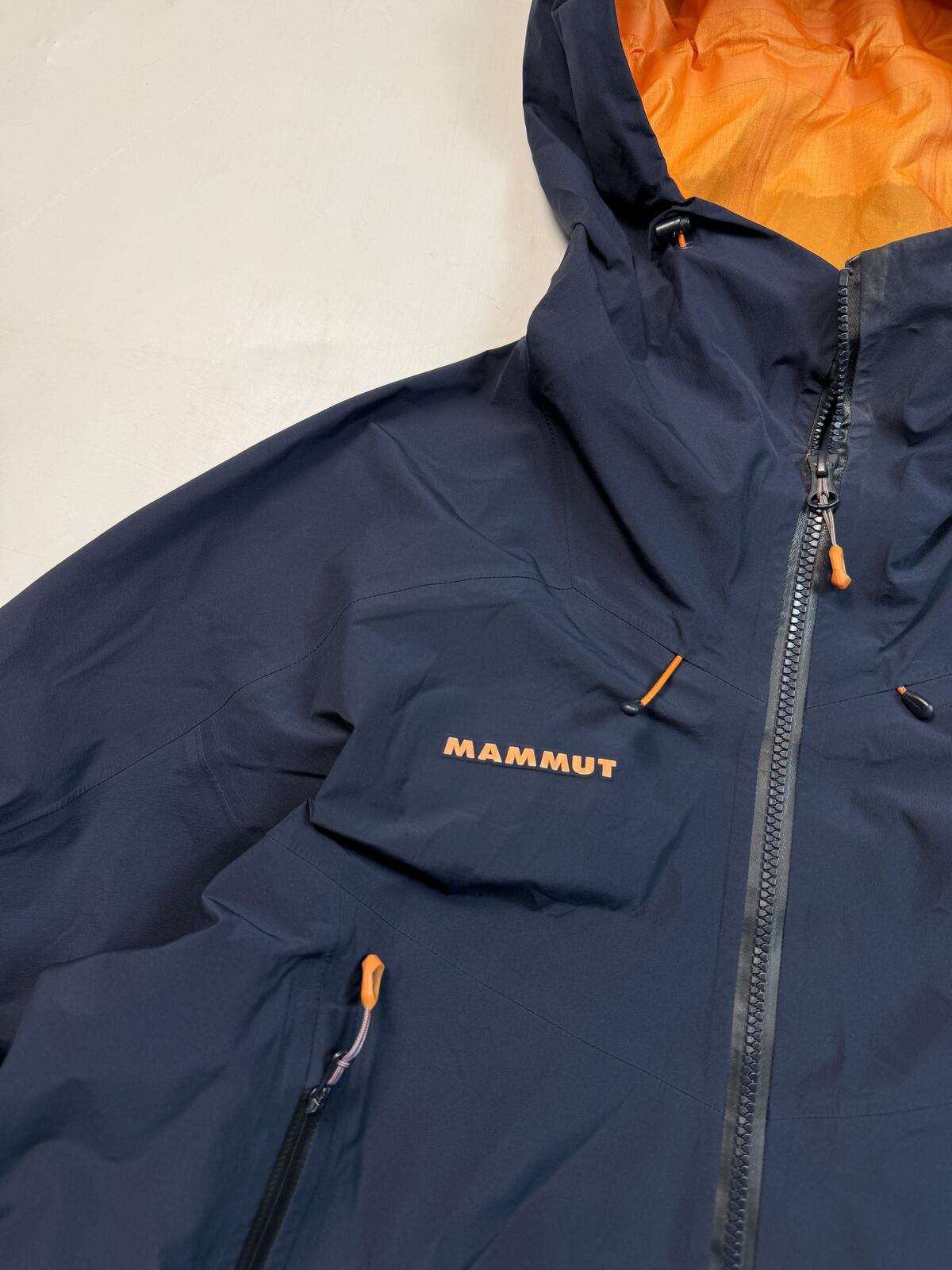 Mammut goretex waterproof jacket (L)