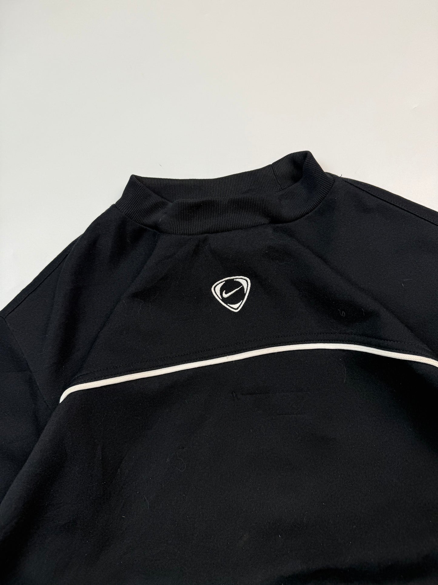 Vintage Nike shield football sweatshirt (XS)