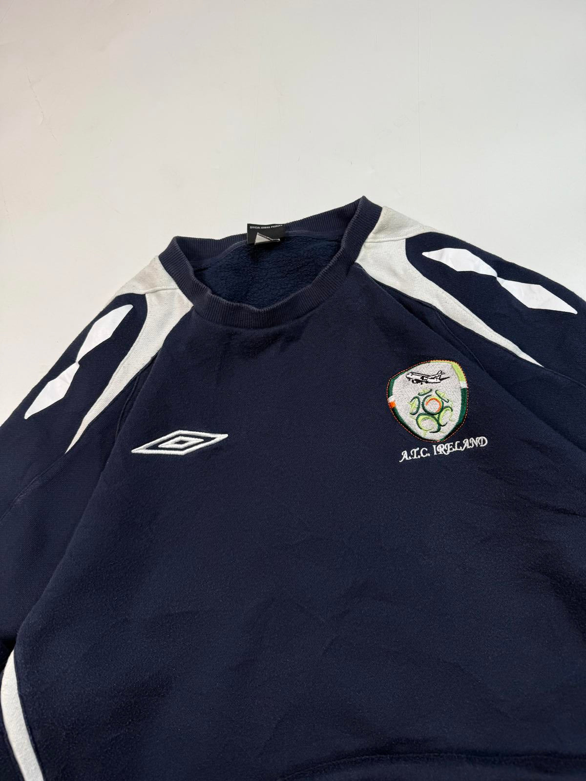 Vintage Ireland 2005/06 Umbro football sweatshirt (L)