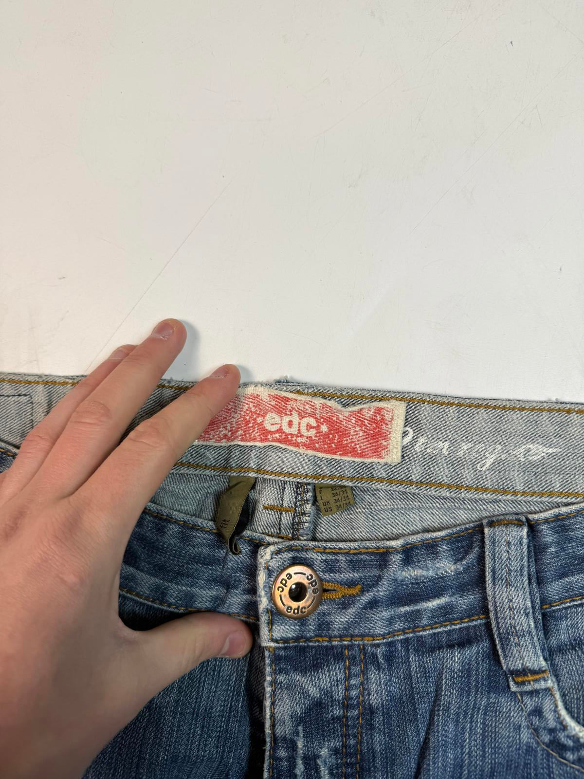 Vintage Y2K baggy hip hop jeans (W34)