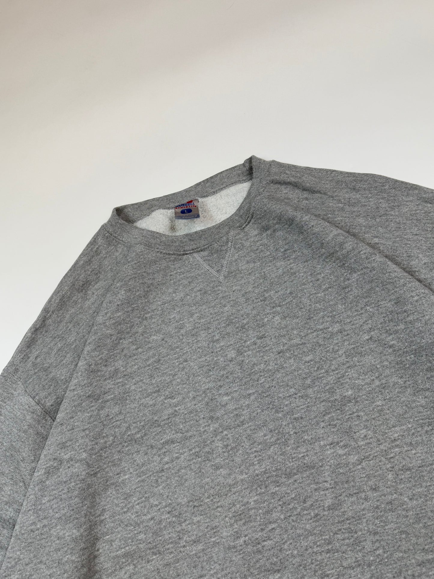 Vintage Russell athletic blank sweatshirt (L)