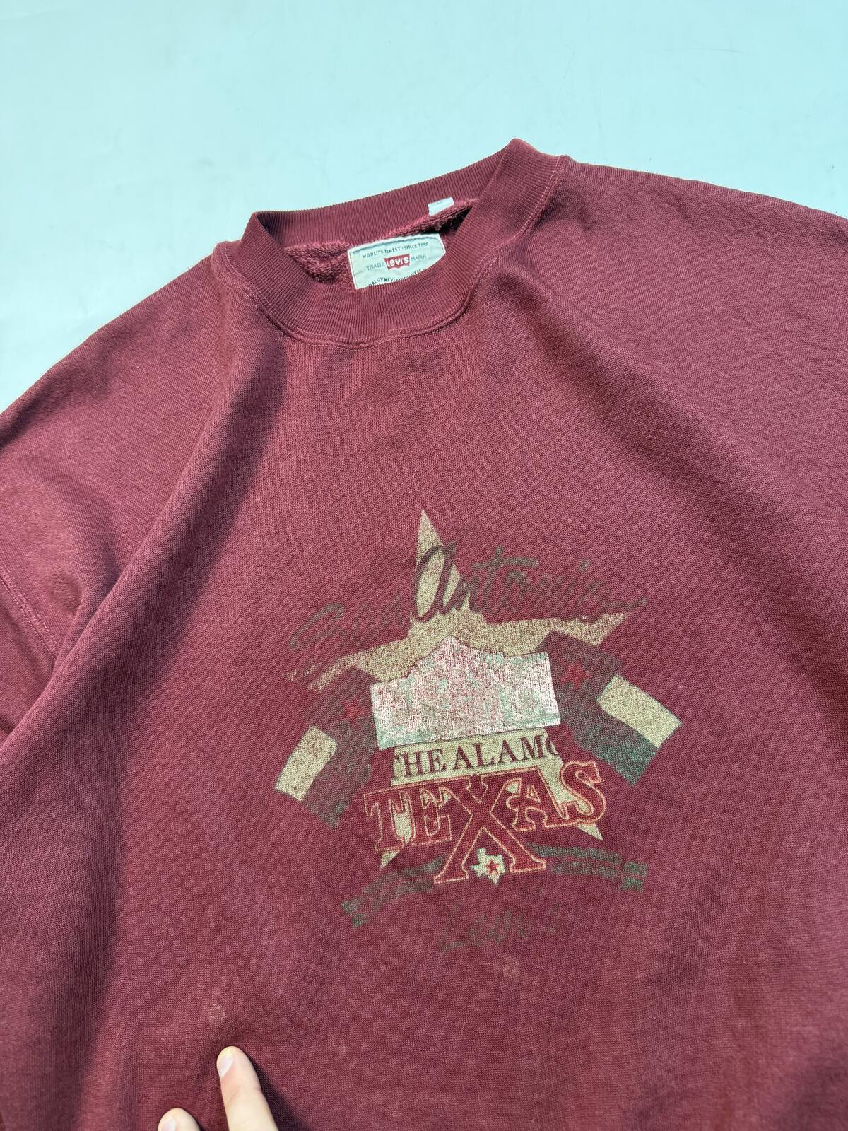 Vintage 90s Levi's graphic sweatshirt (L)