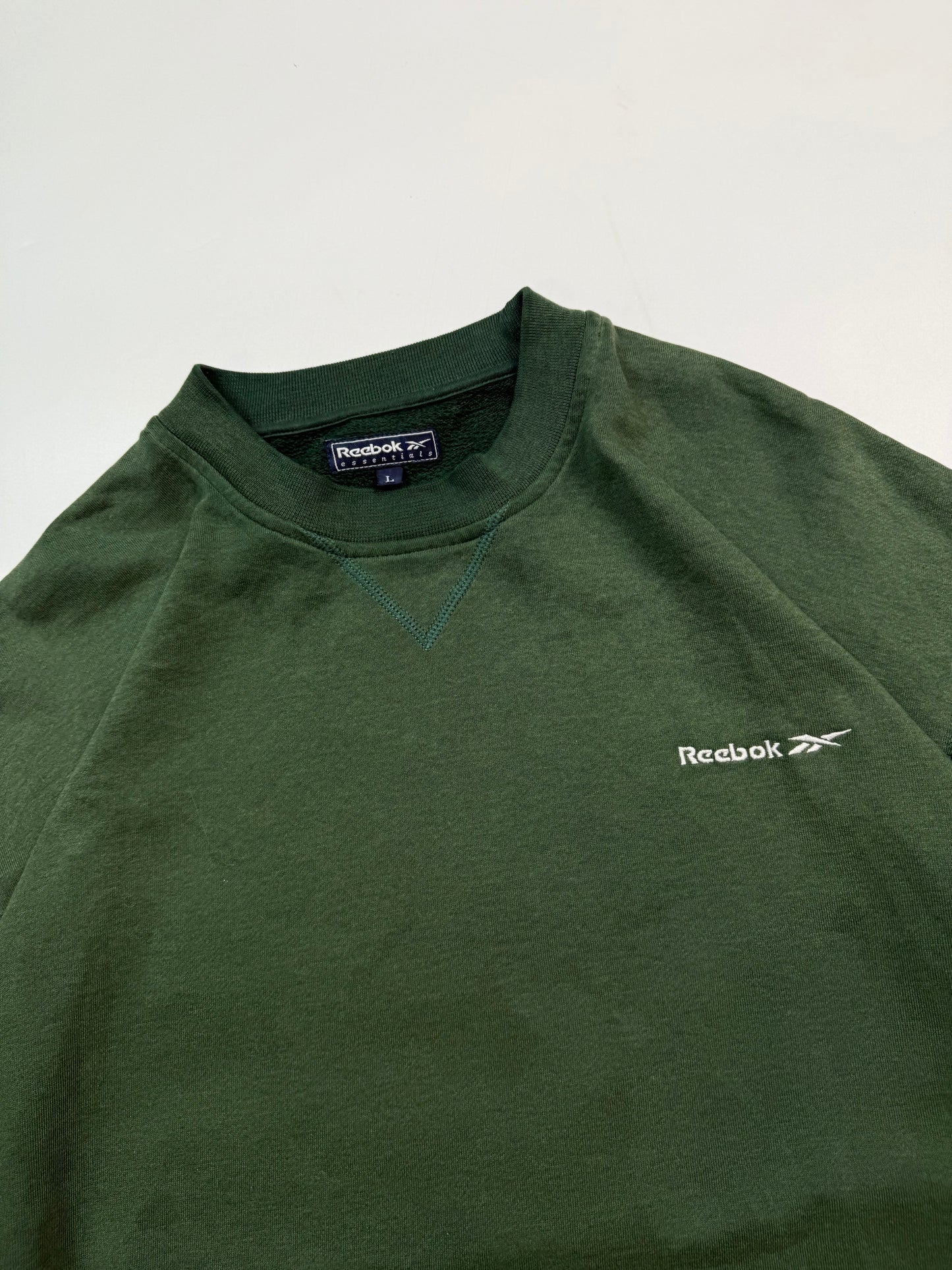 Vintage 90s Reebok small logo sweatshirt (L)