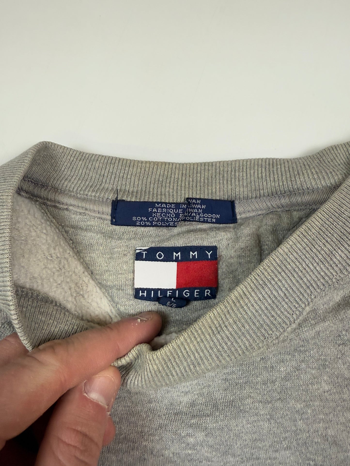 Vintage 90s Tommy Hilfiger spell out sweatshirt (L)