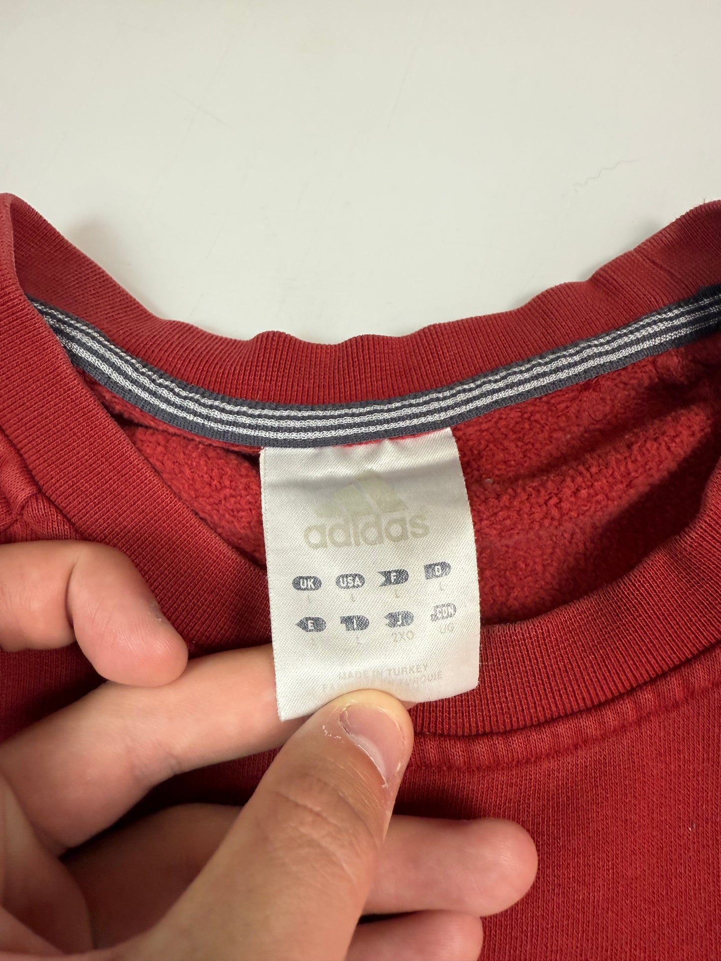 Vintage Adidas centre logo sweatshirt (L)