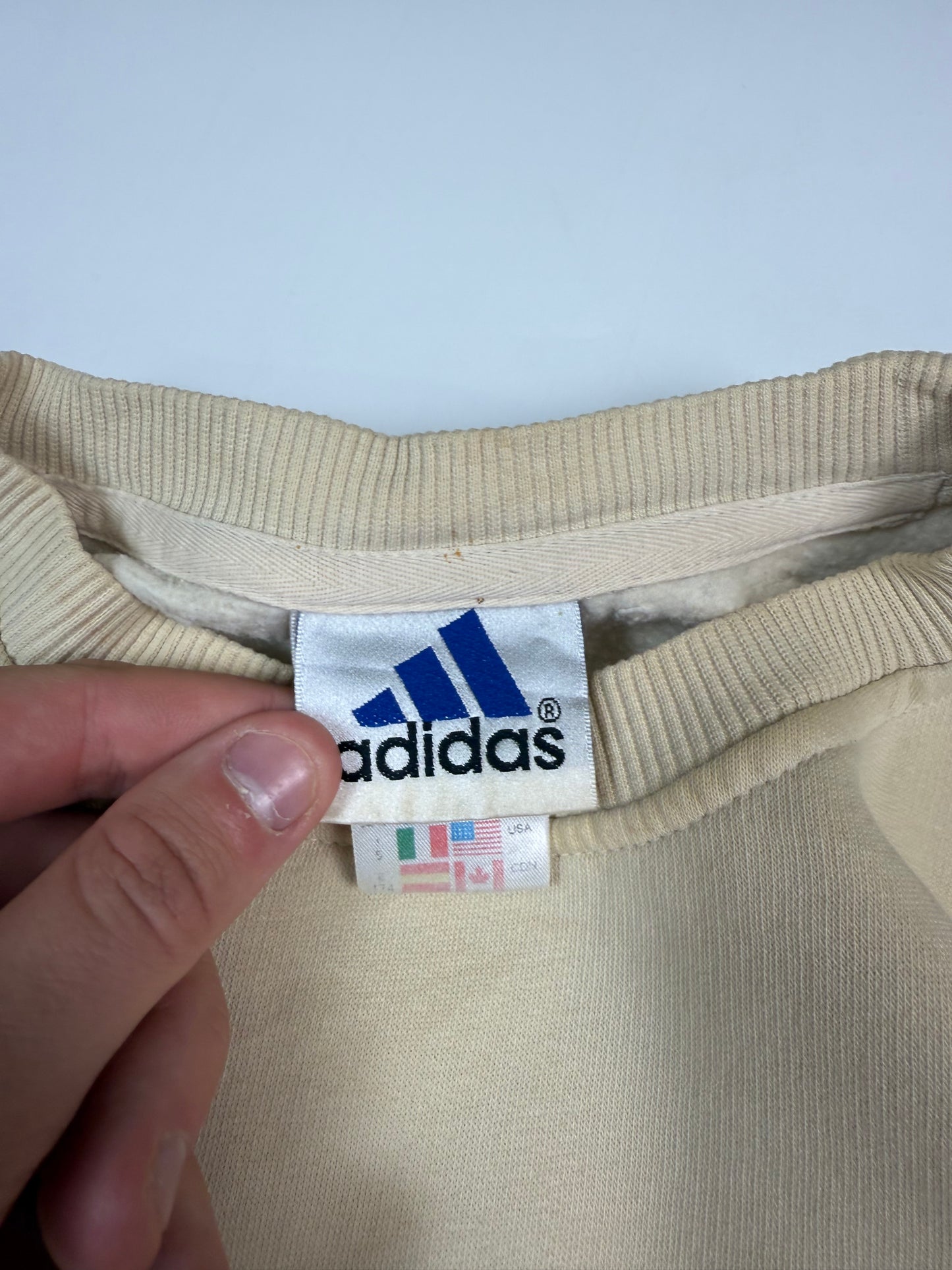 Vintage Adidas centre logo sweatshirt (M)