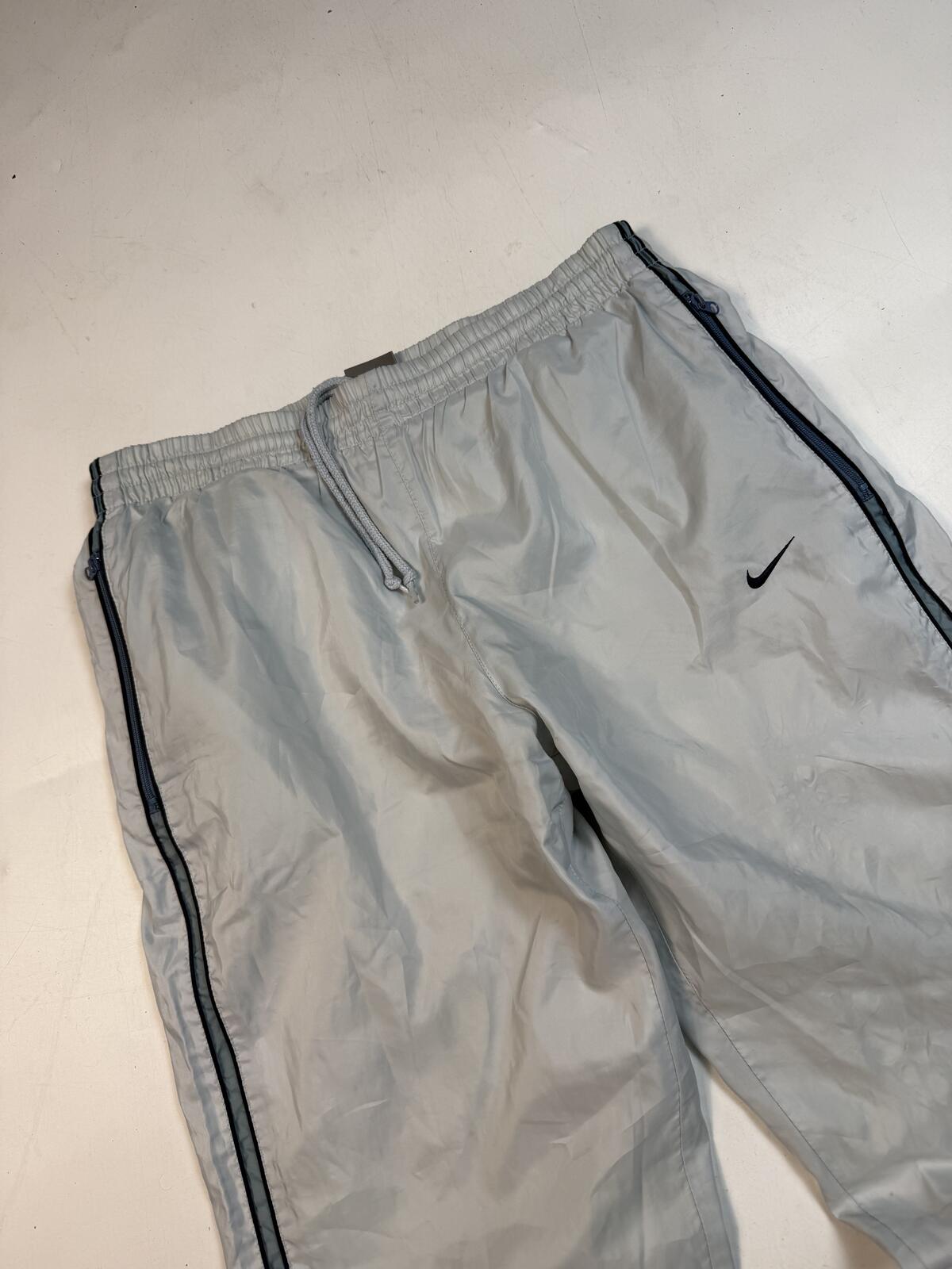 Vintage Y2K Nike side stripe baggy track pants (S)