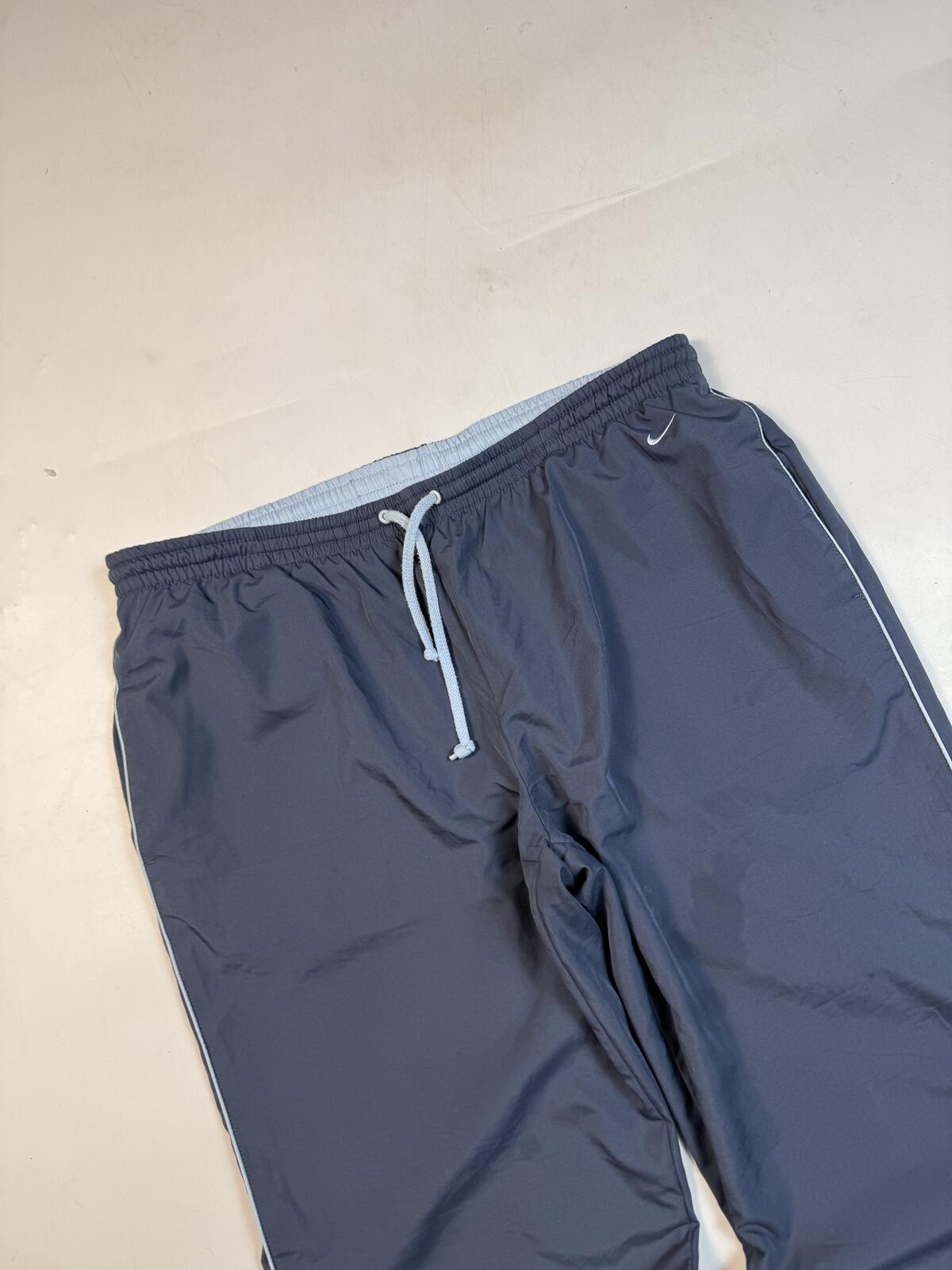 Vintage Y2K Nike baggy track pants (M)
