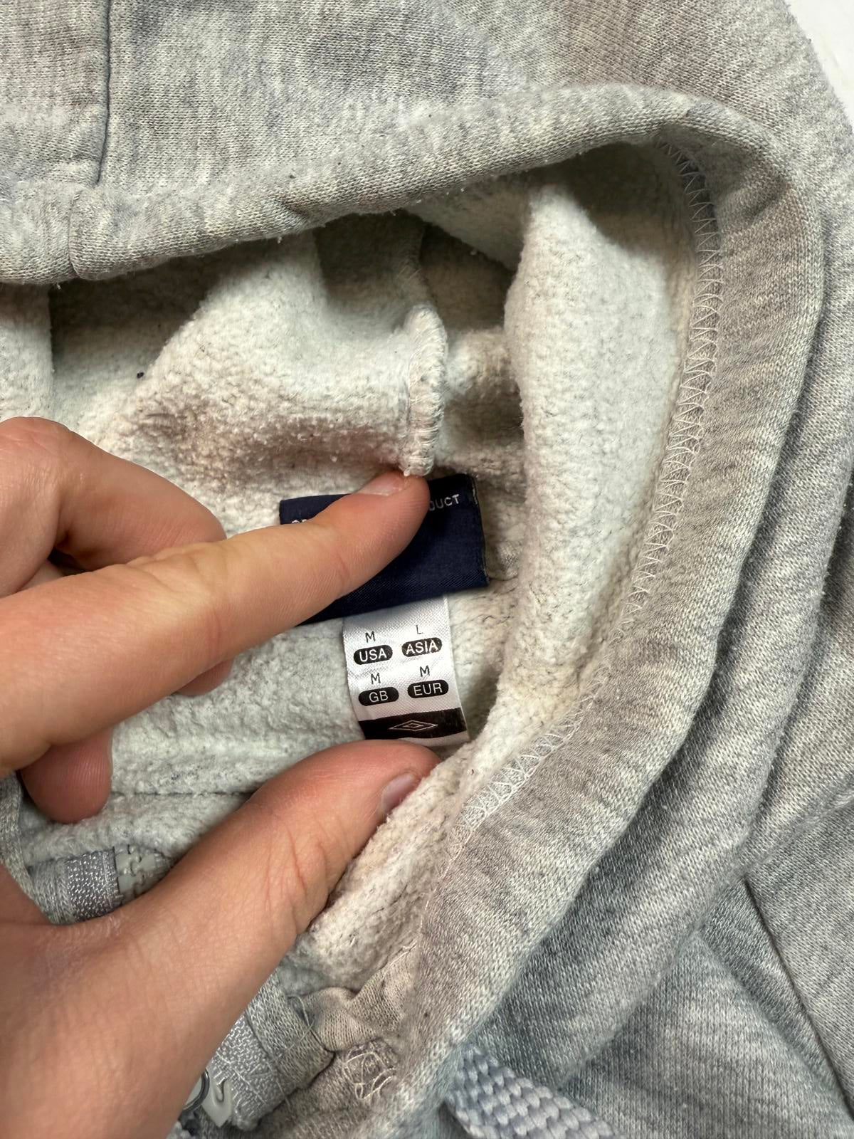 Vintage Y2K Umbro zip up hoodie (M)