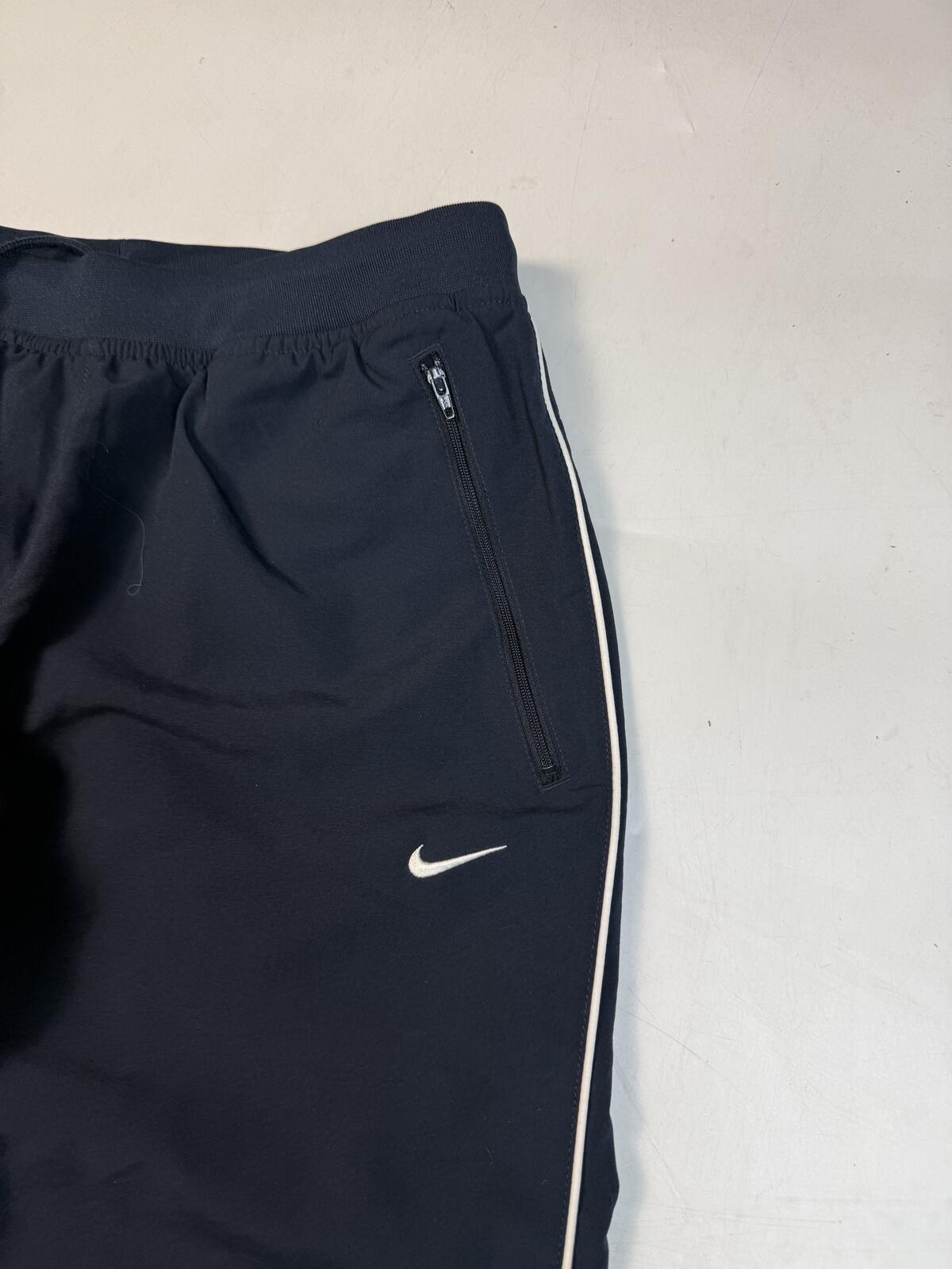 Vintage Y2K Nike baggy track pants (S)