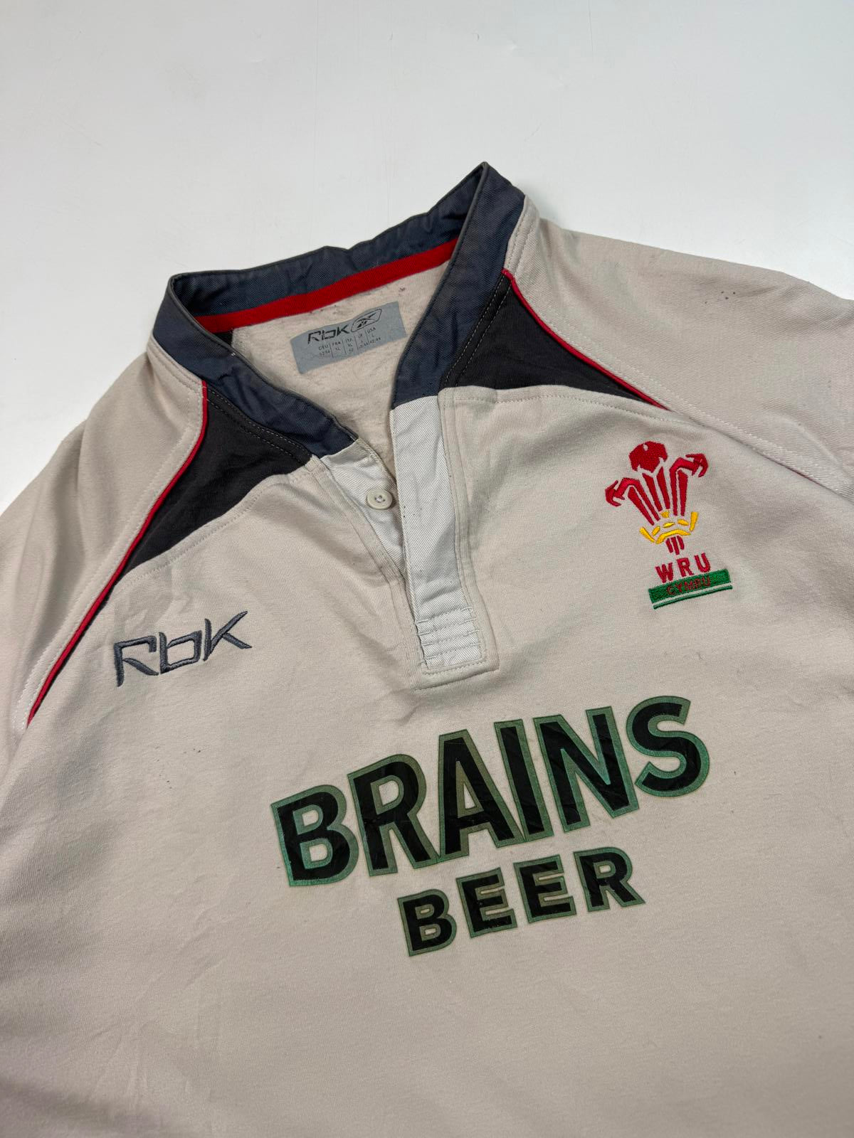 Vintage Wales 2005-07 Reebok away rugby union shirt (L)
