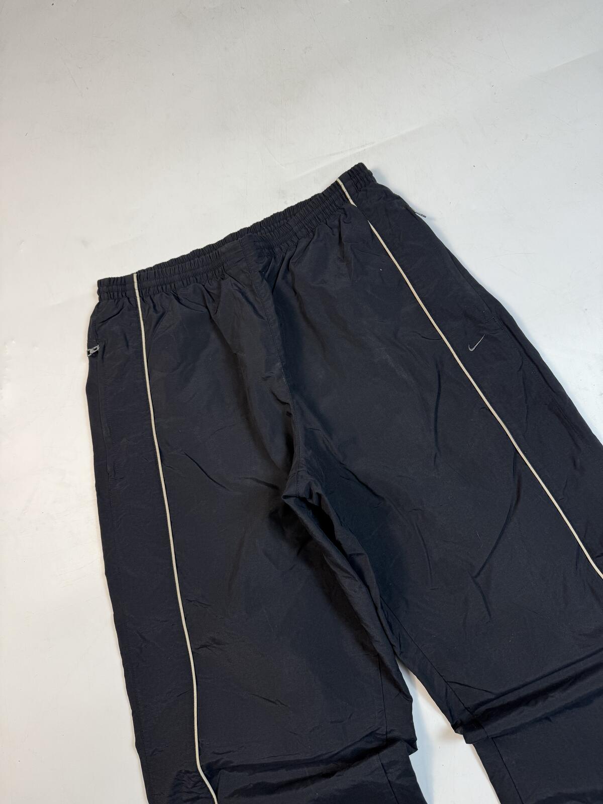 Vintage Nike side stripe baggy track pants (M)
