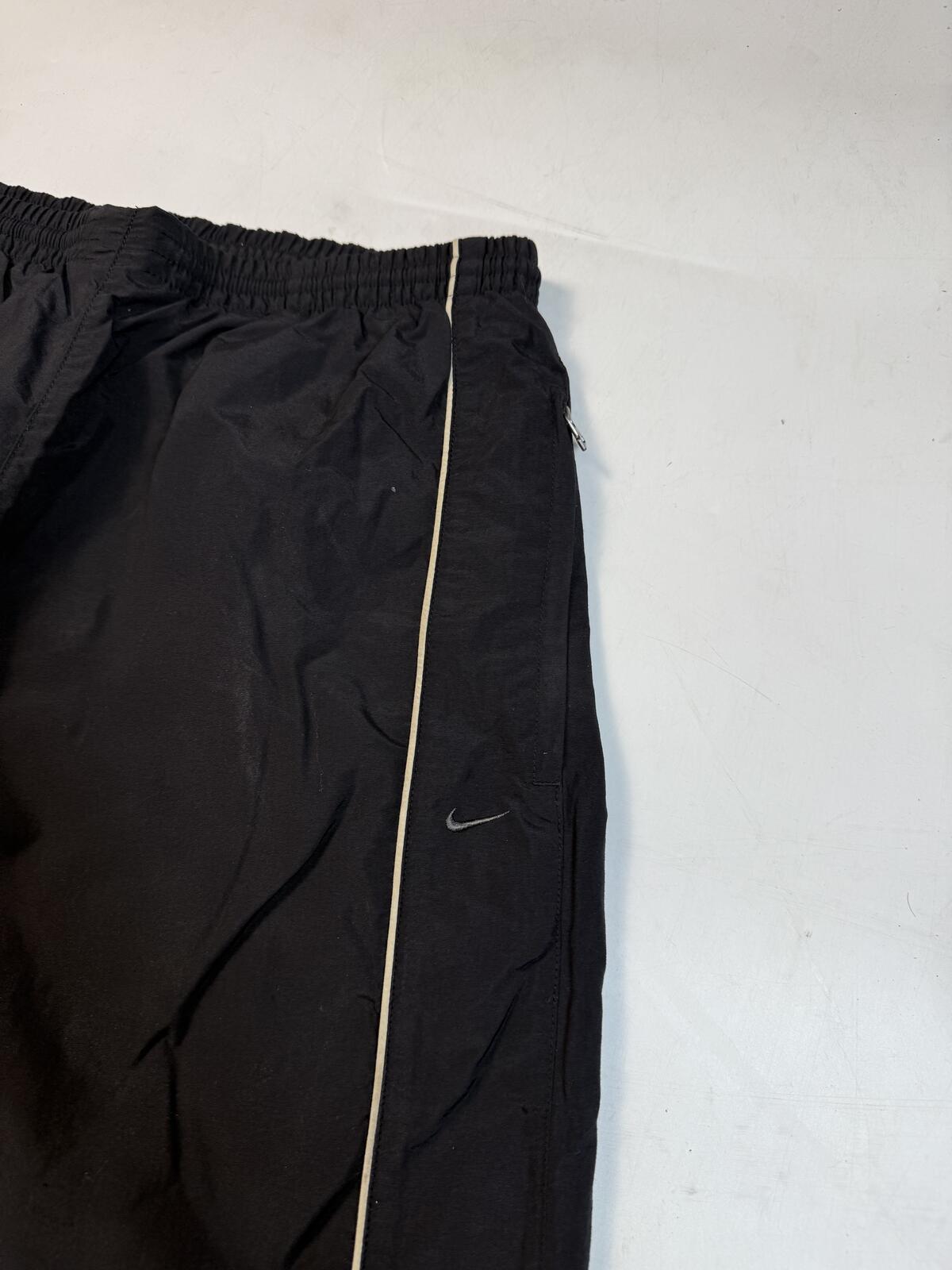 Vintage Nike side stripe baggy track pants (M)