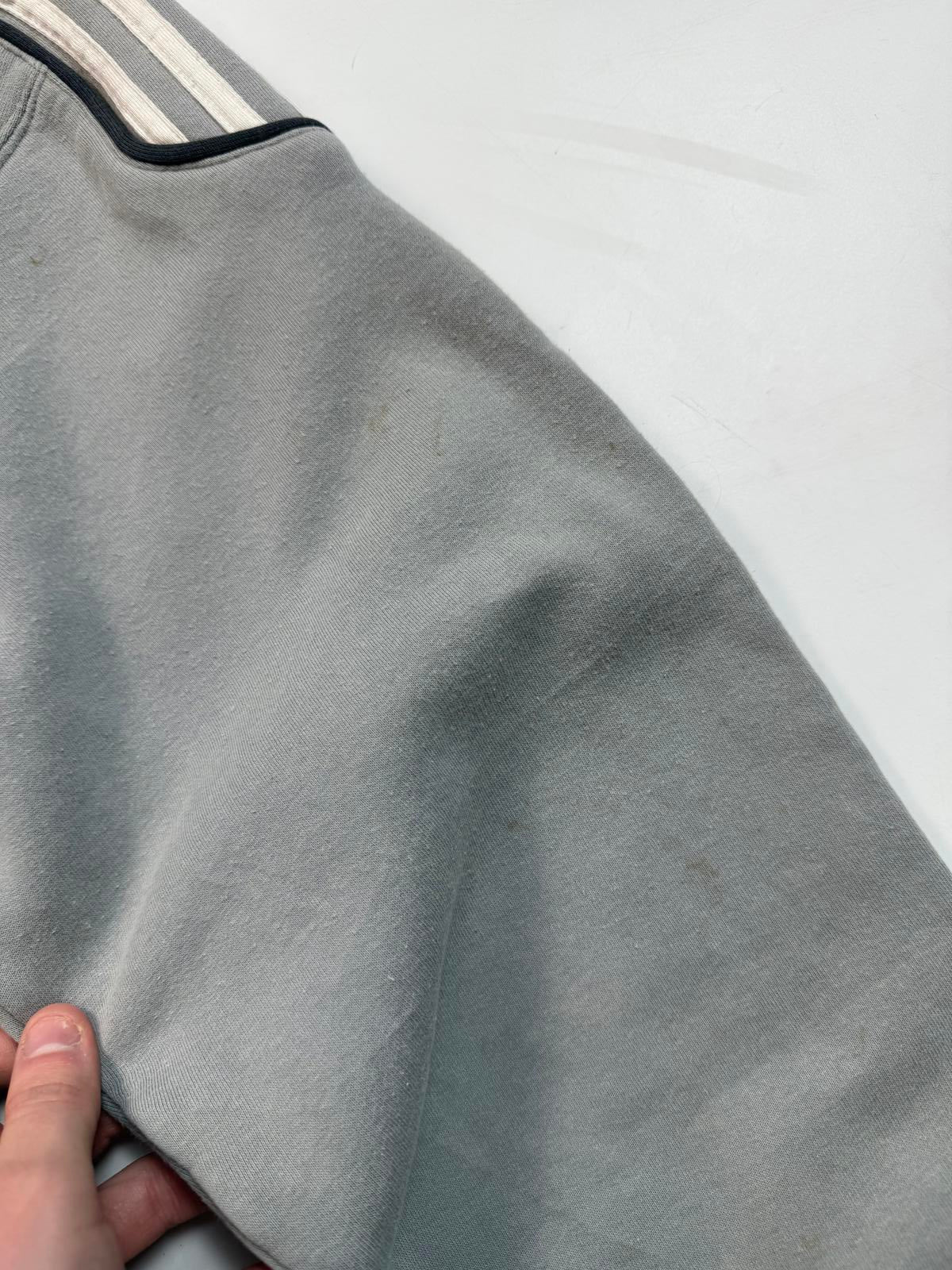 Vintage adidas centre logo sweatshirt (L)