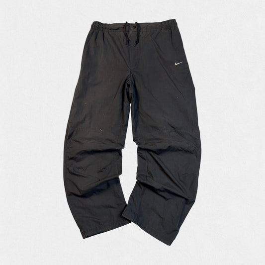 Vintage Nike wide leg baggy track pants (M)