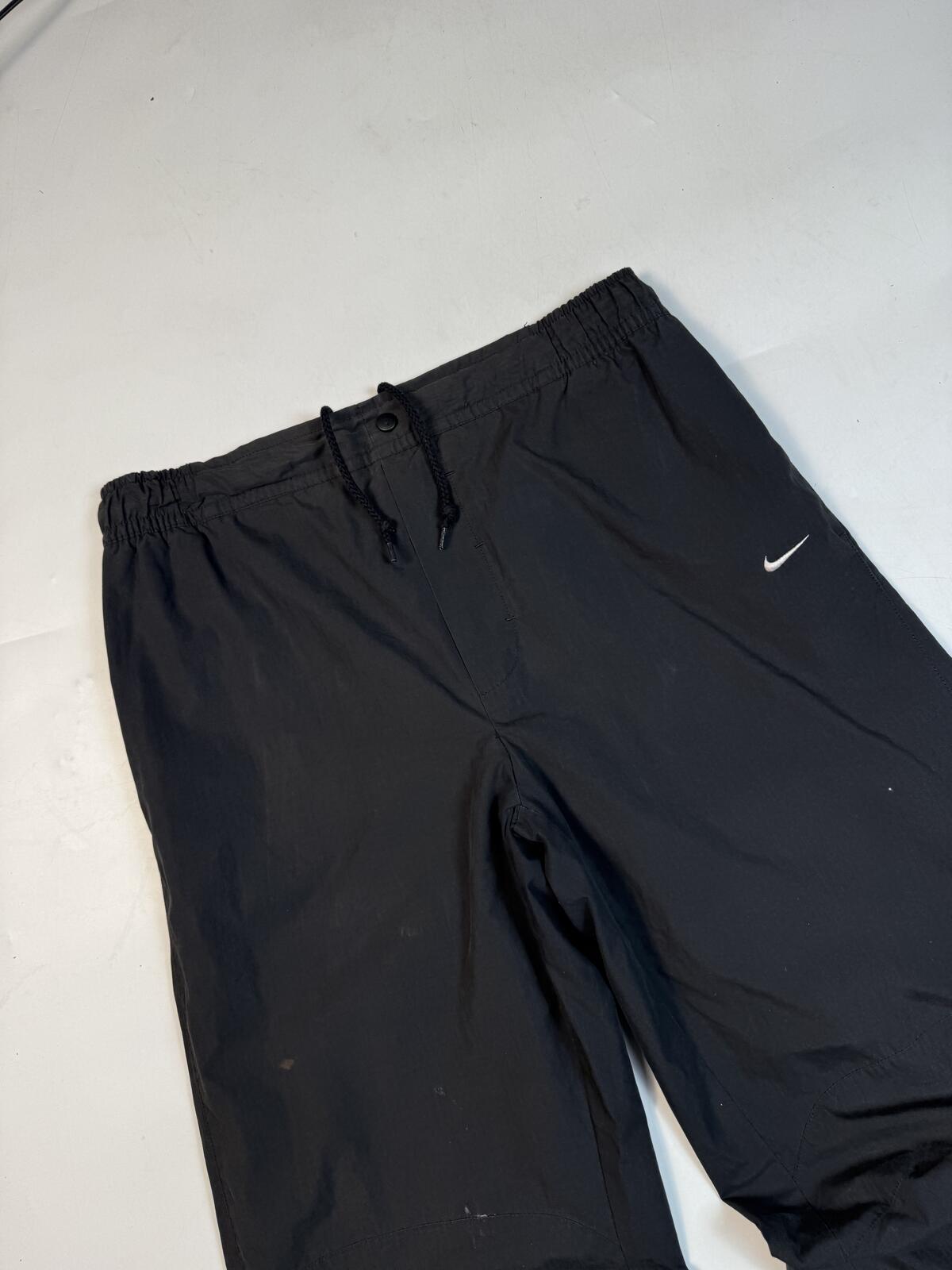 Vintage Nike wide leg baggy track pants (M)