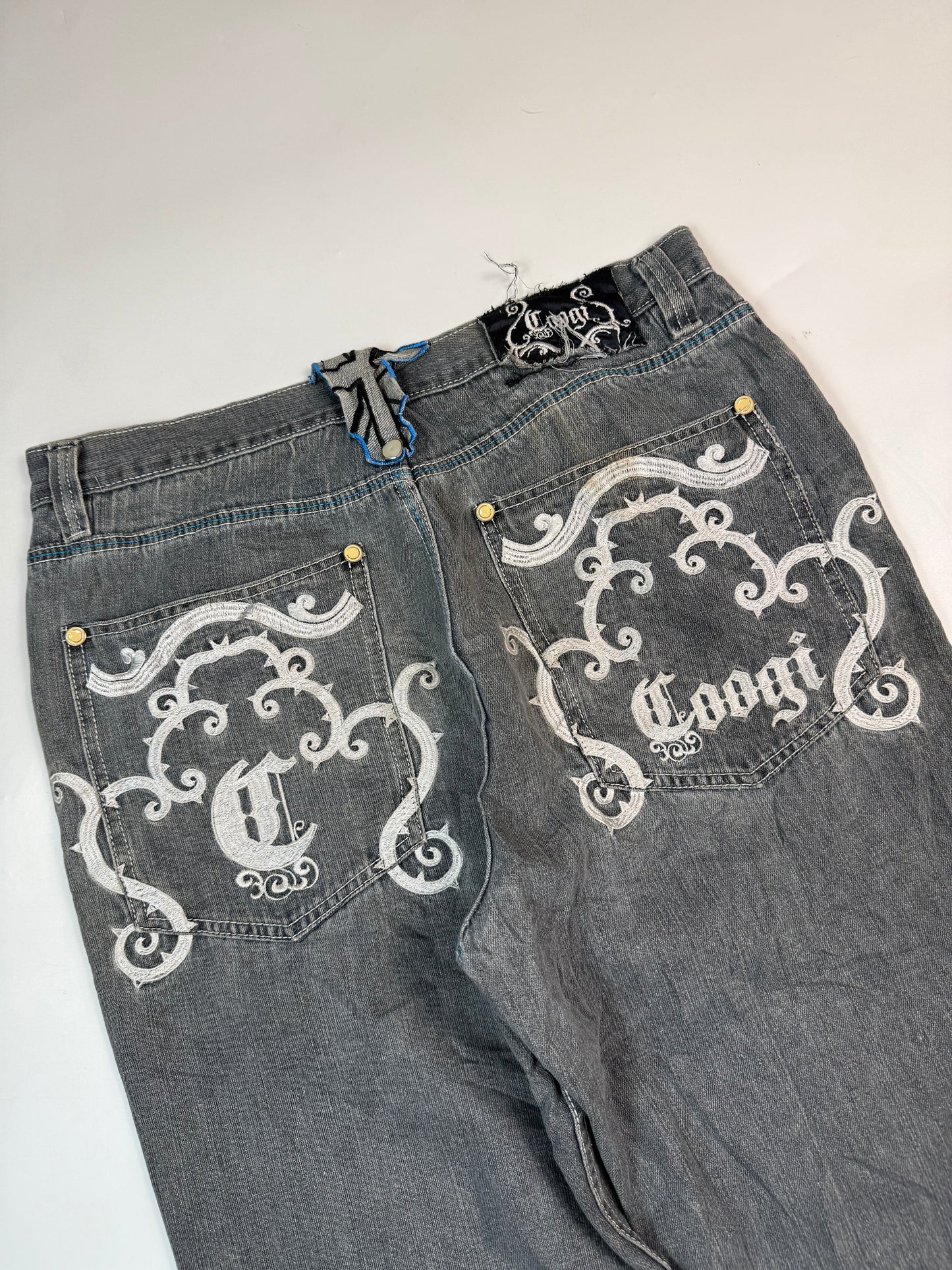 Vintage Y2K Coogi baggy hip hop jeans (W34)