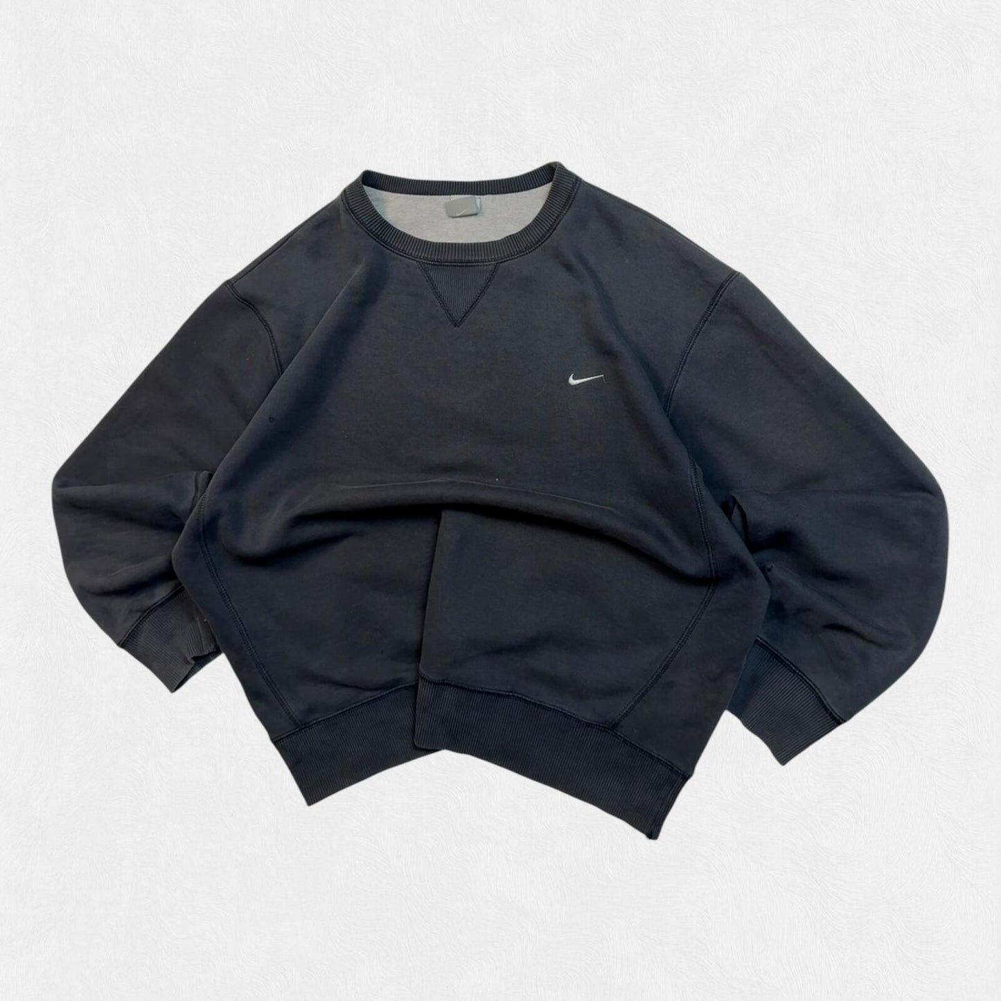 Vintage Y2K Nike mini swoosh sweatshirt (XL)