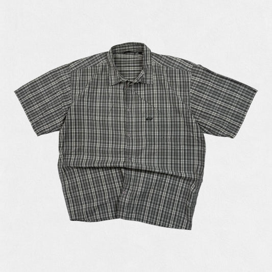 Vintage Y2K Quiksilver checkered short sleeve shirt (L)