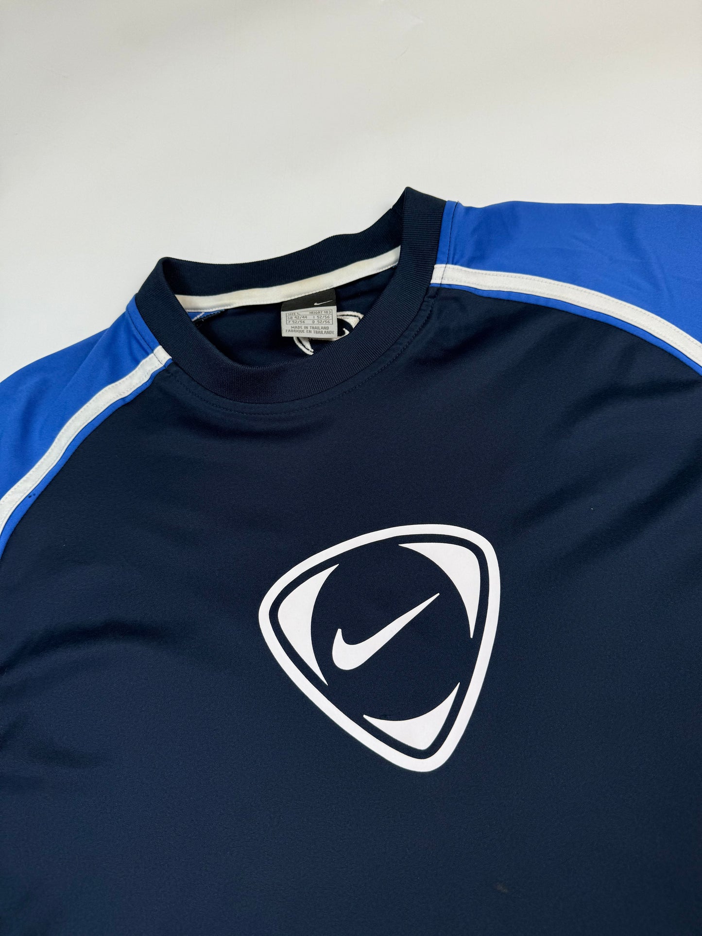 Vintage Nike shield football centre swoosh tee (L)