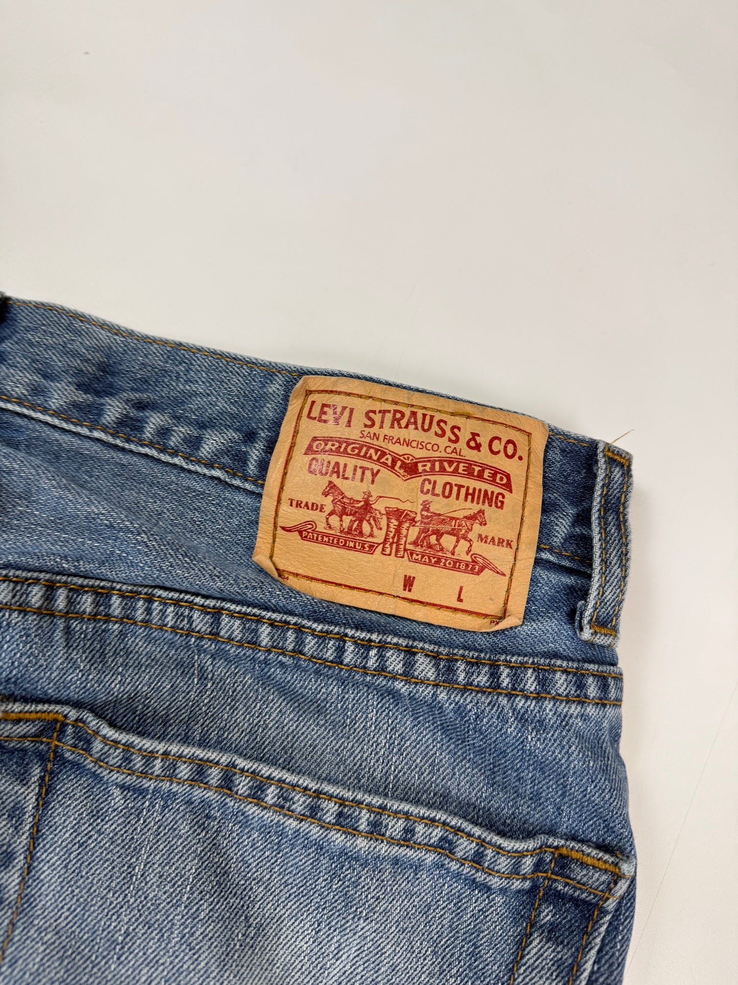 Levi's baggy jeans (W32)
