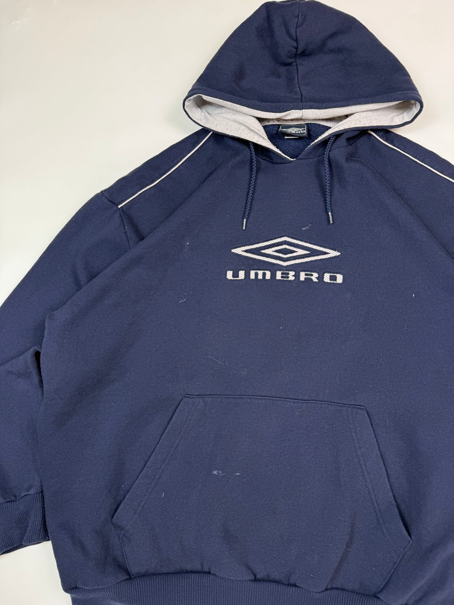 Vintage Umbro centre logo hoodie (M)